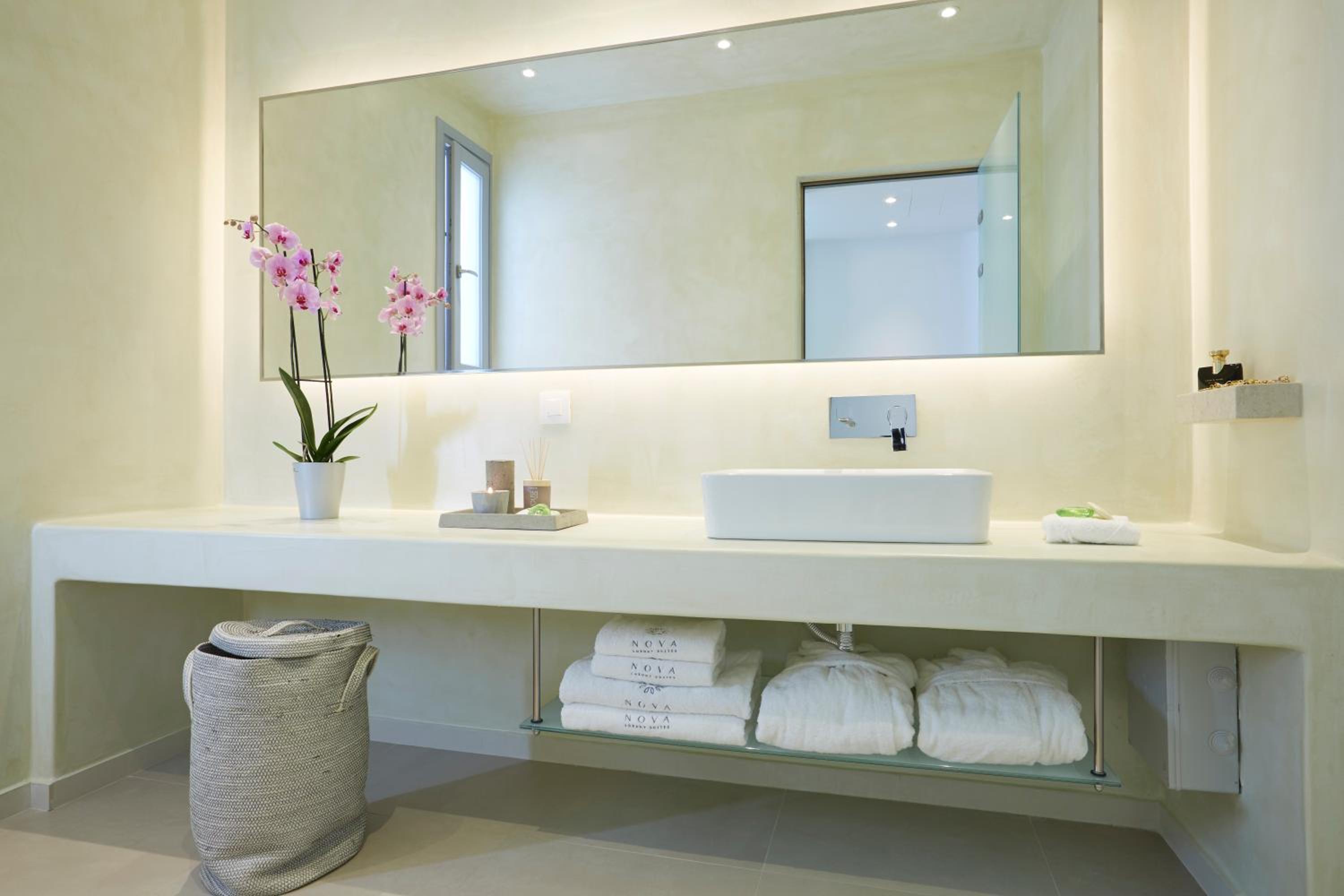 Junior Suite with Hot Tub and Partial Sea view/Lower courtyard - Photo 12