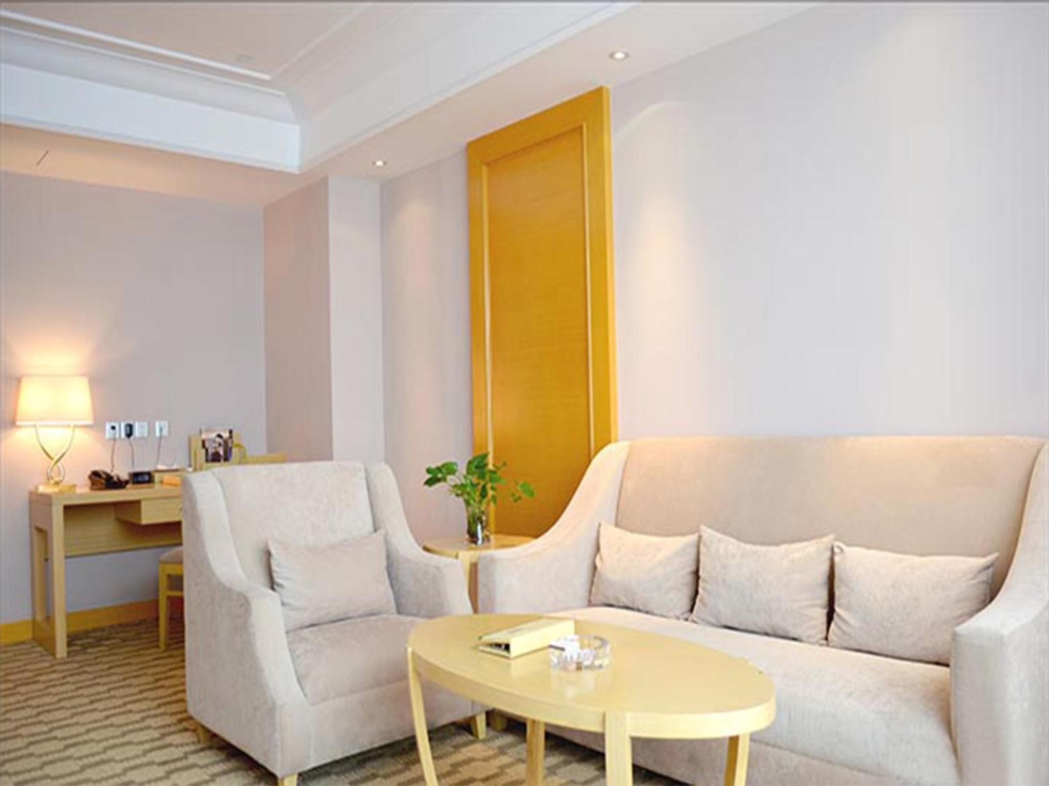 Deluxe Suite - Photo 4