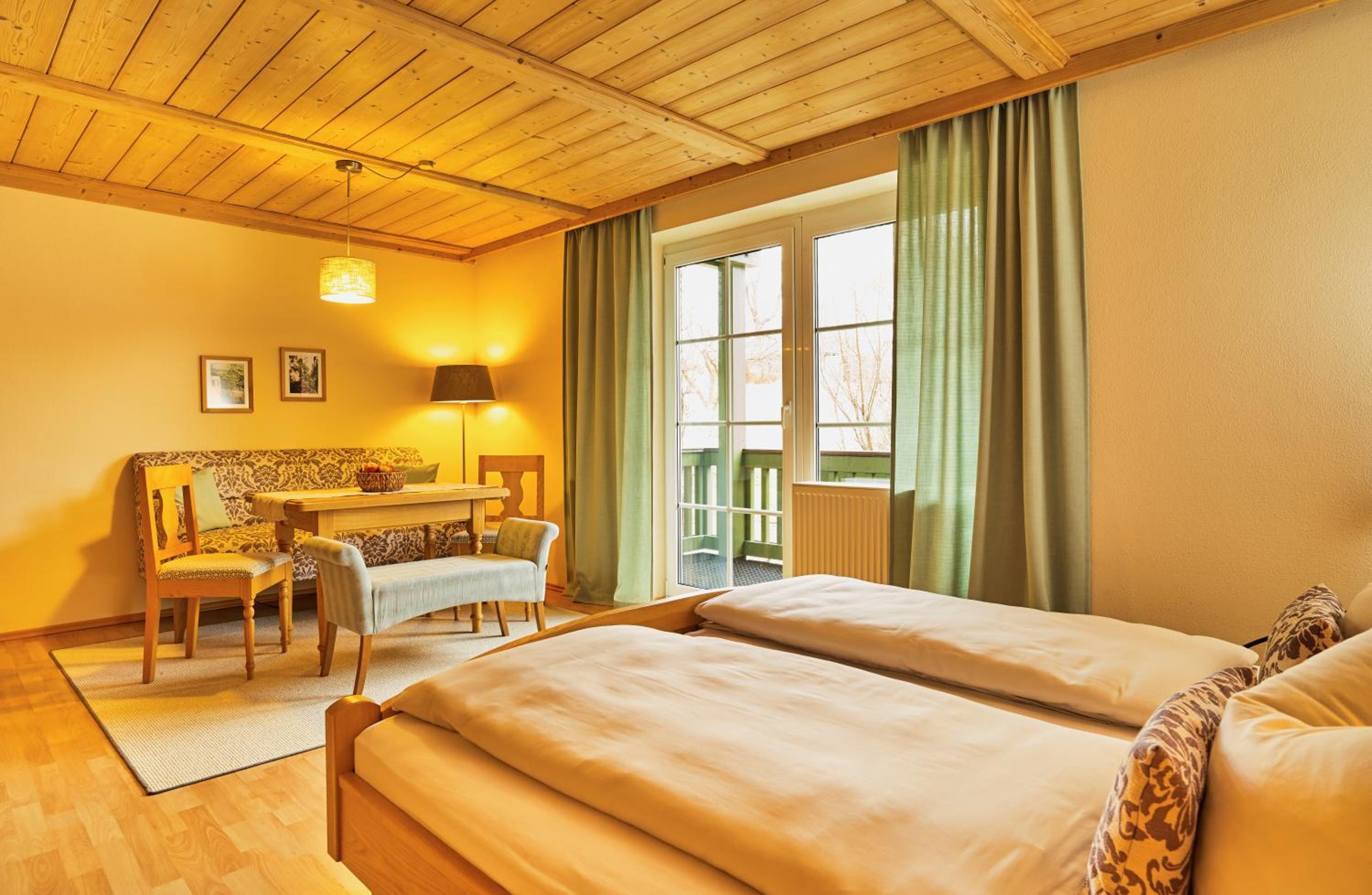 Studio Apartment with Balcony photo 3