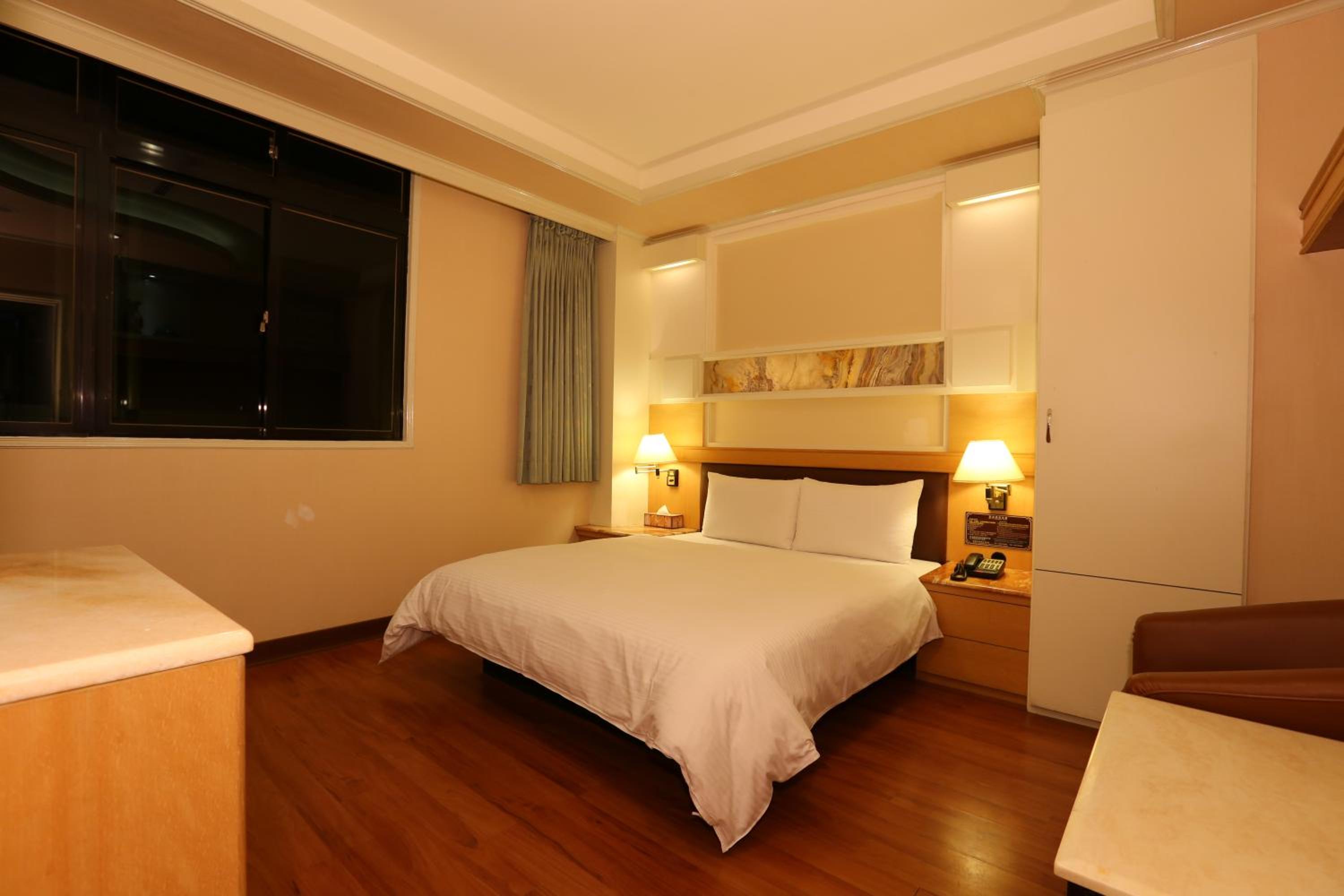 Budget Double Room photo 2