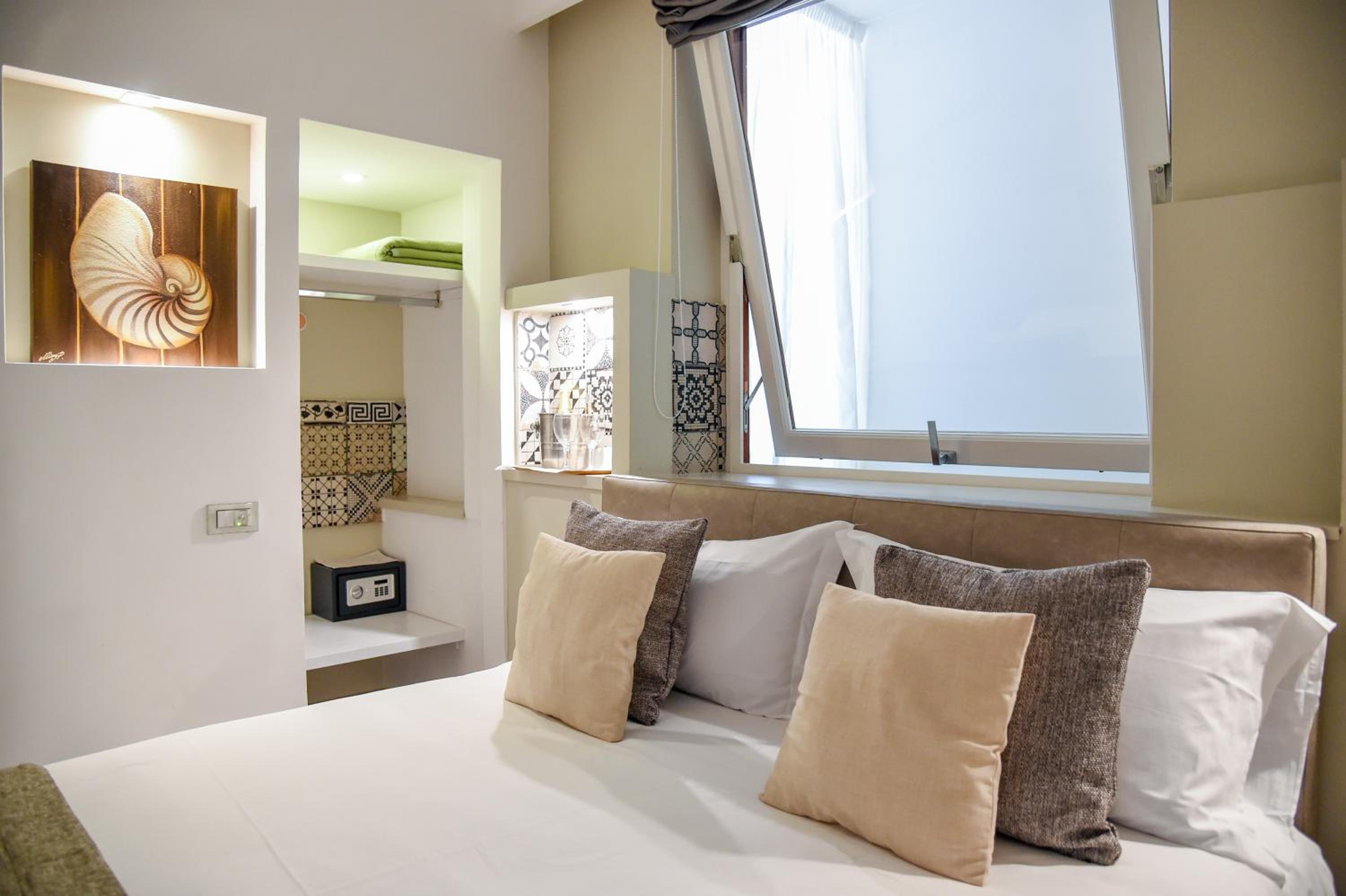 Classic Double Room - Photo 9