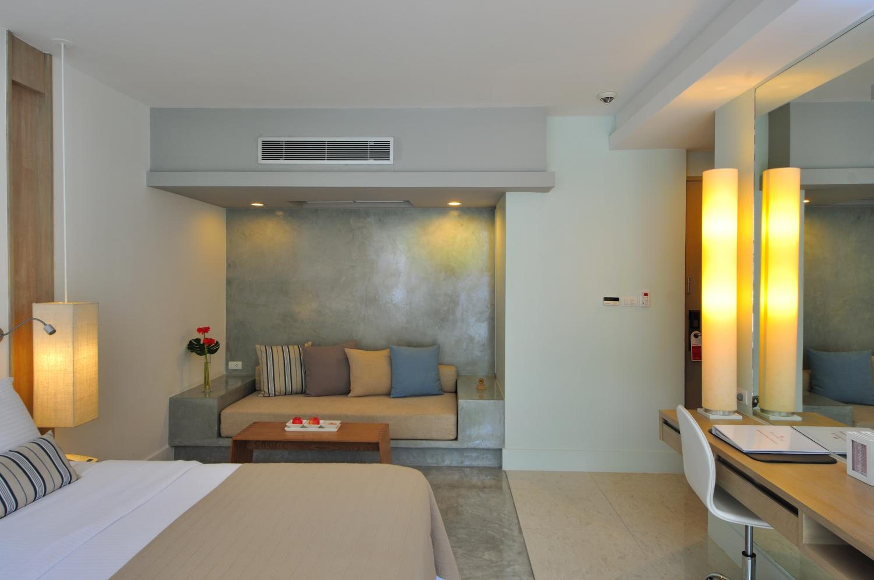 Deluxe Double or Twin Room with Pool View - Photo 1