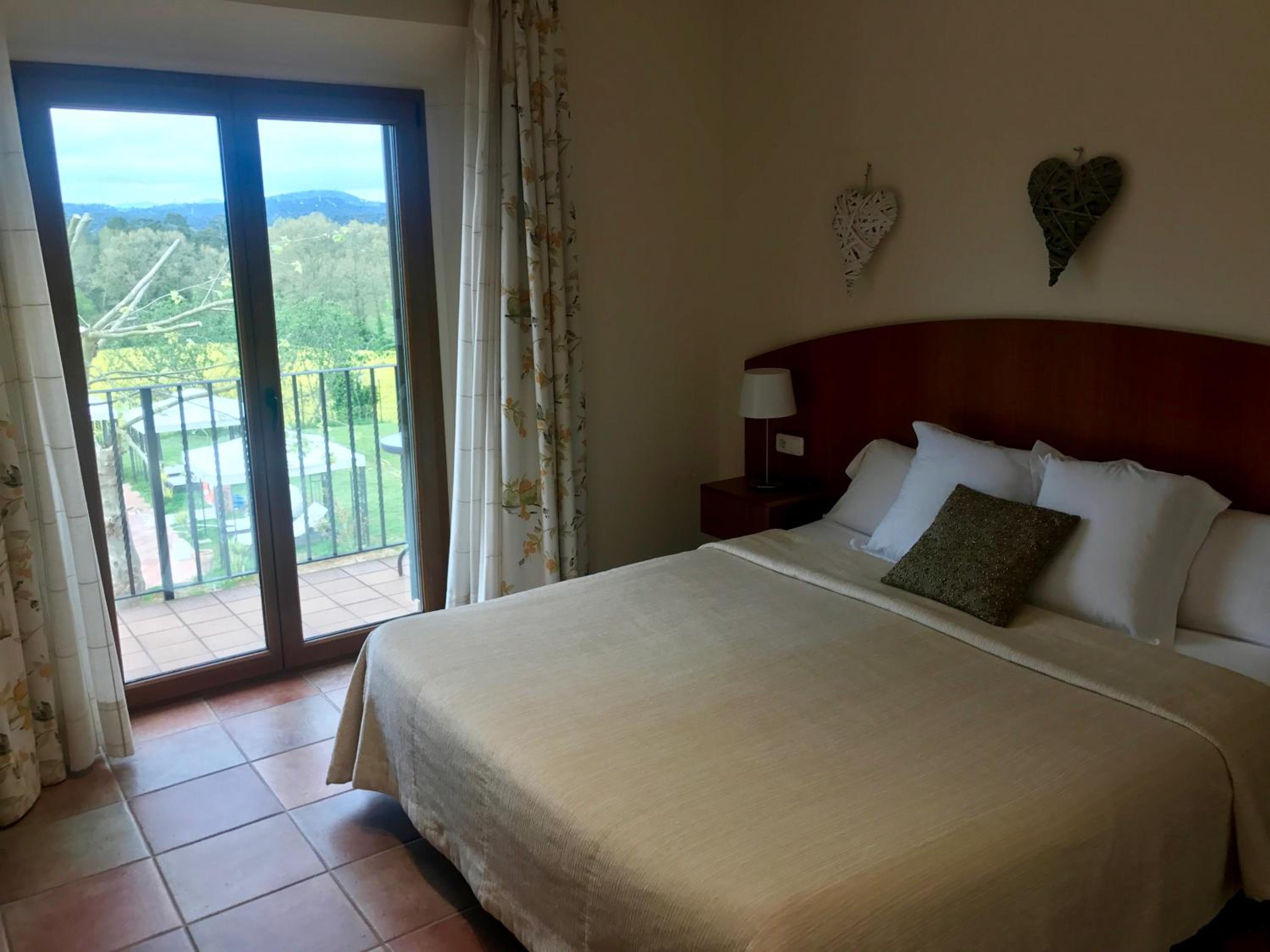 Double Room with Balcony - Photo 1