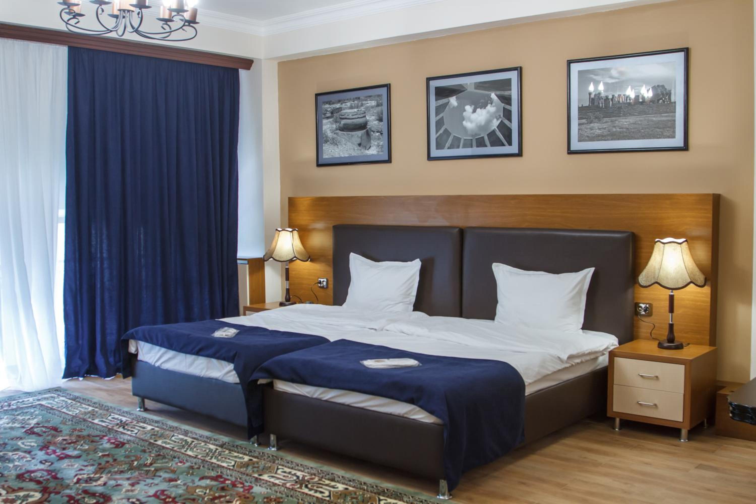Large Twin Room photo 3