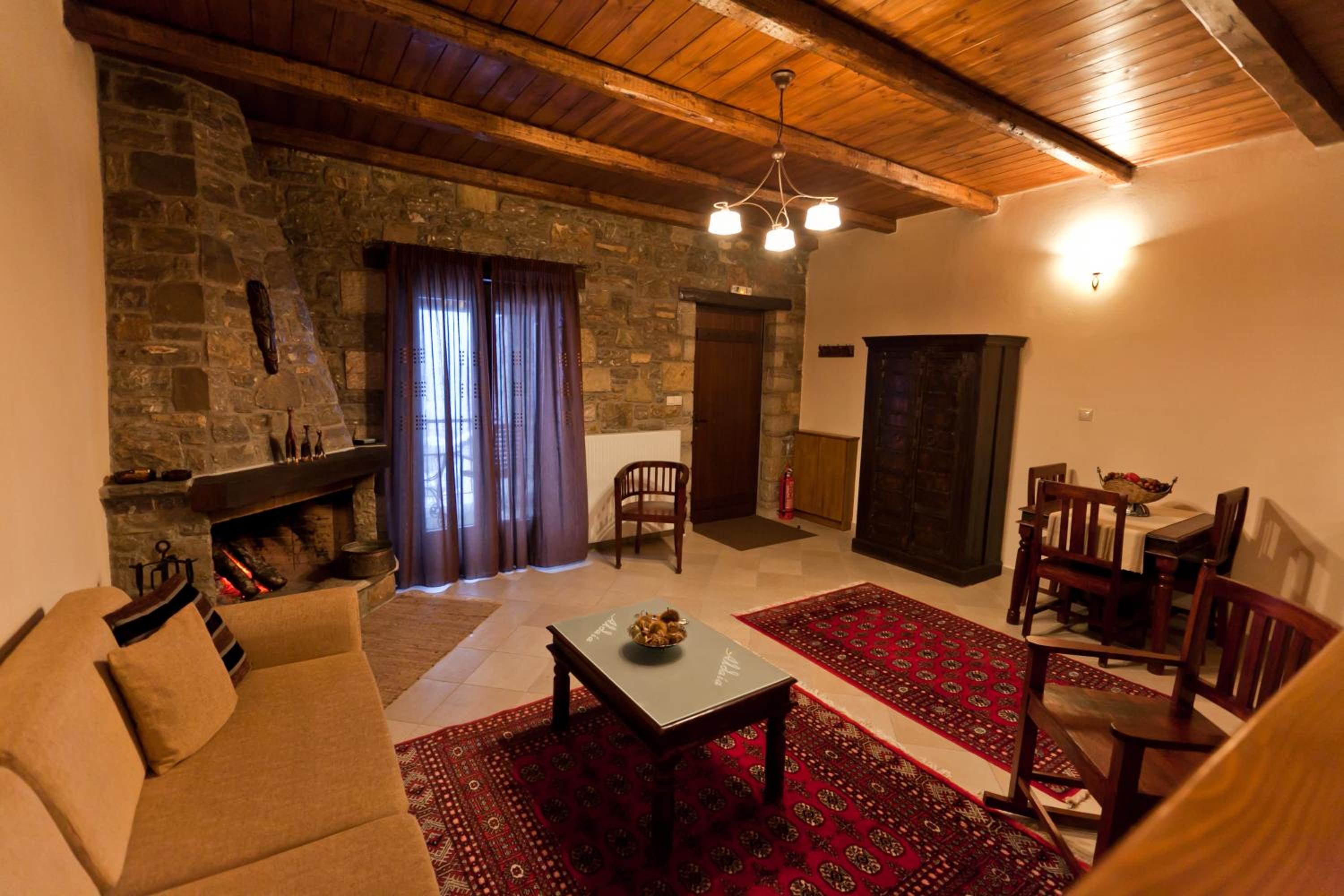 Studio Apartment - Photo 13