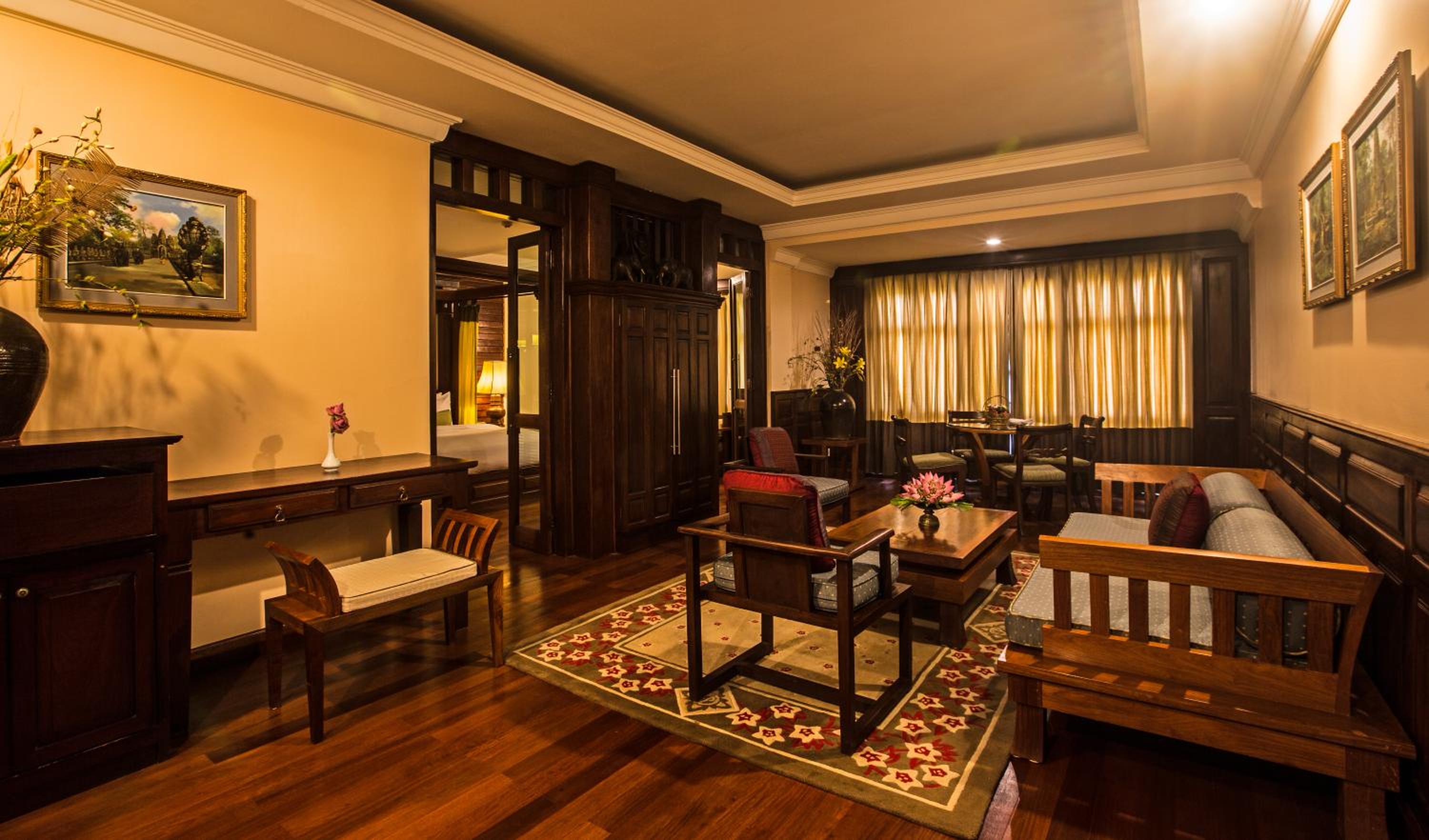 Royal Suite with Pool View - Photo 2