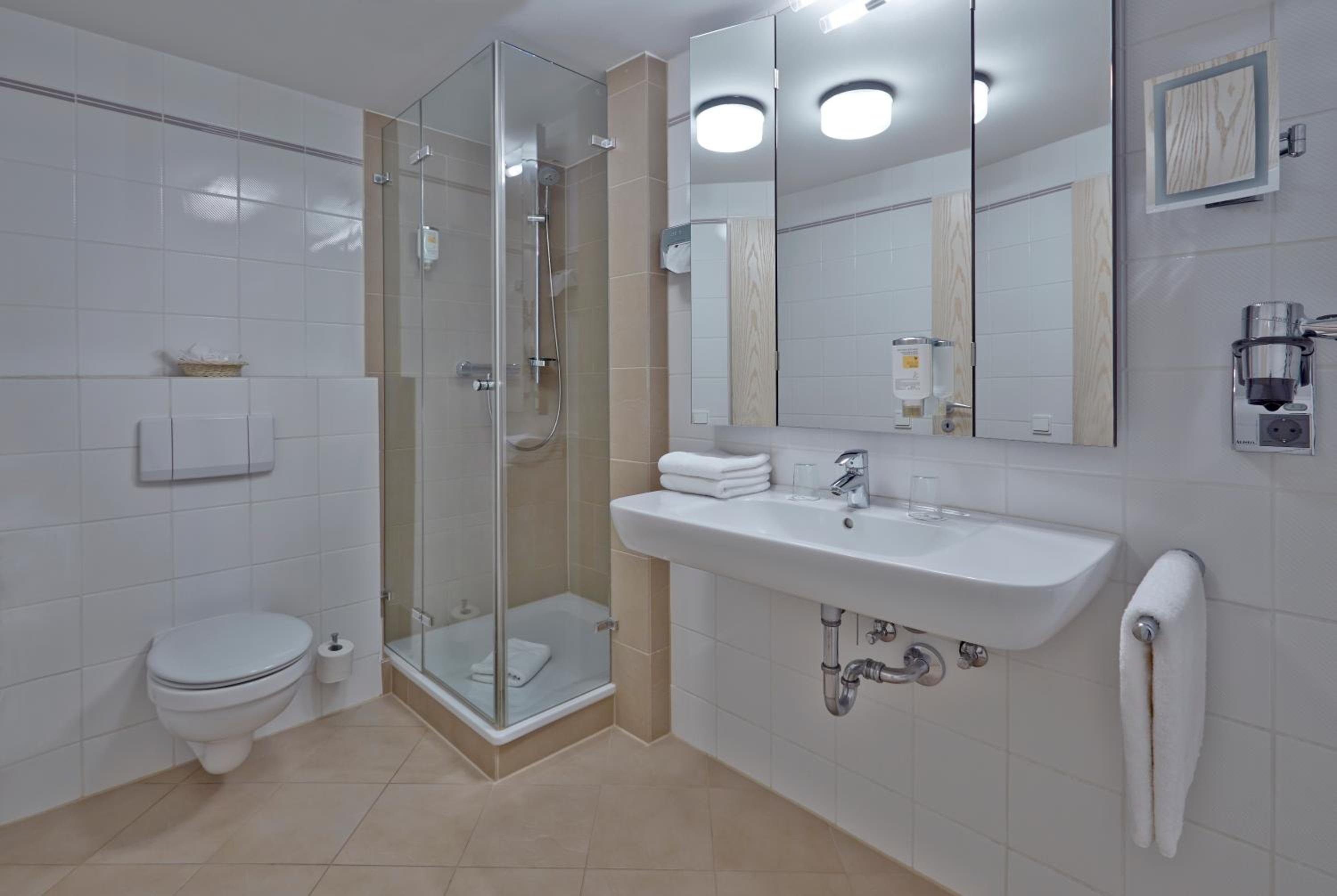 Small Double Room - Photo 3