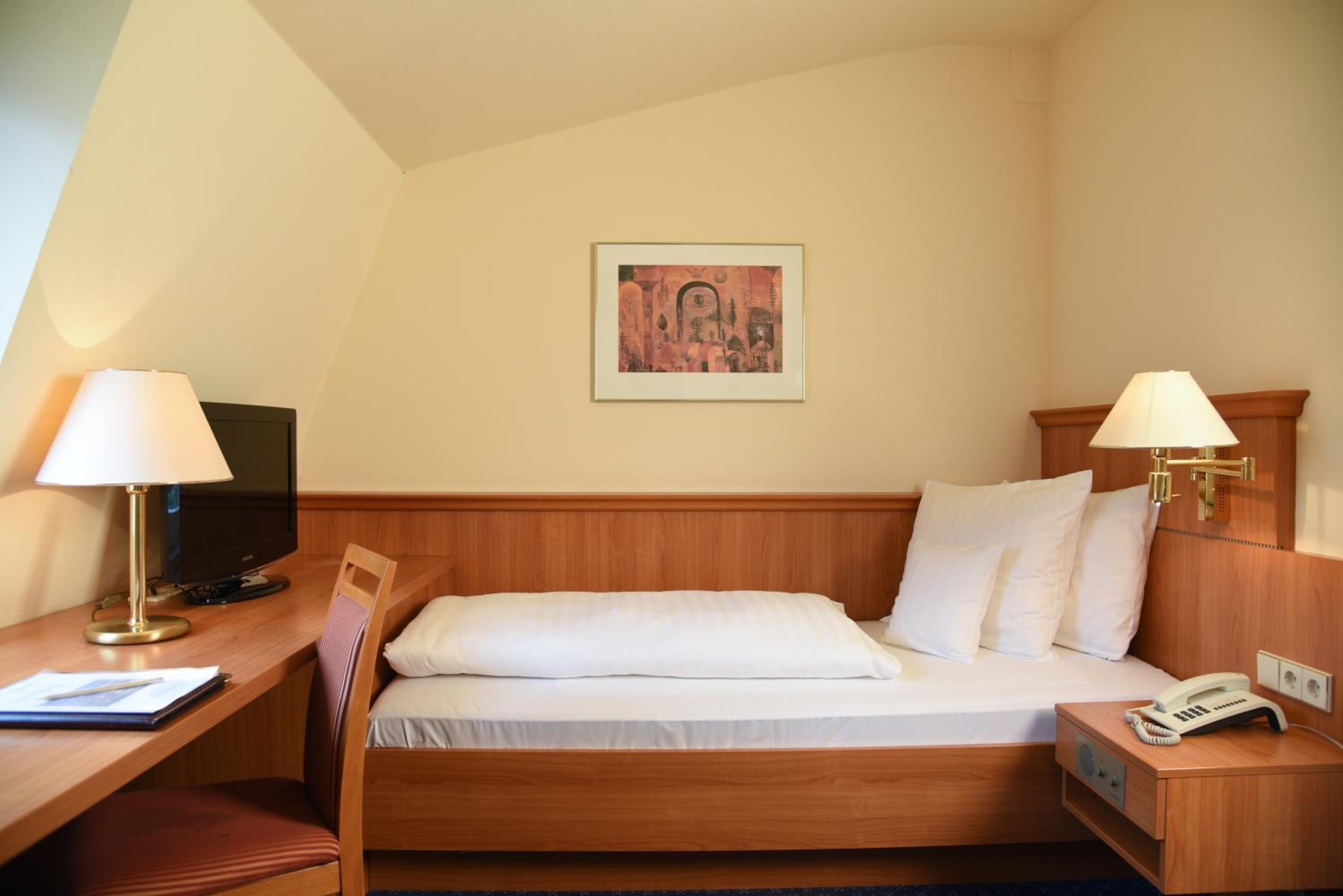 Economy Double Room photo 1