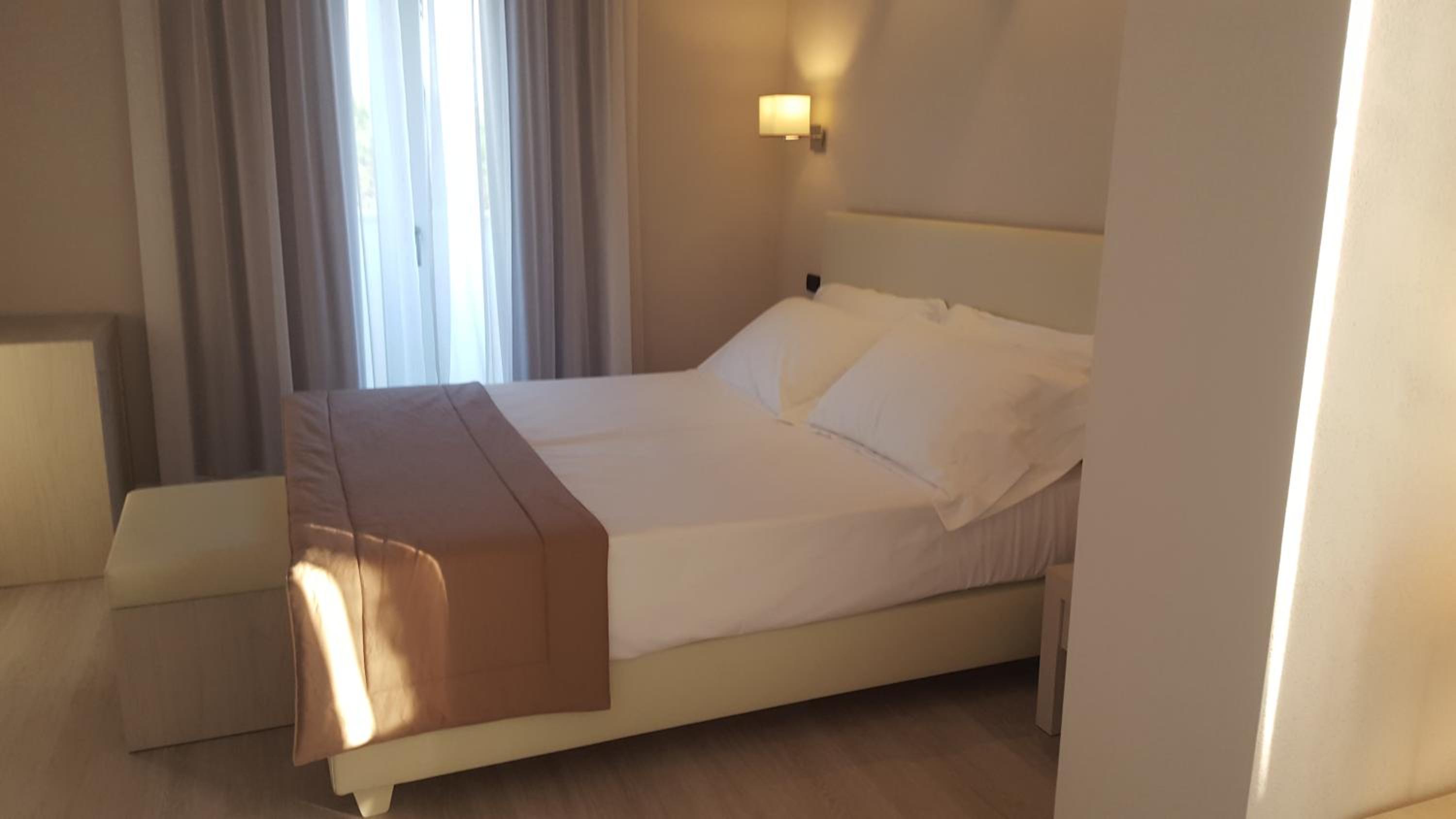 Double Room - Photo 4