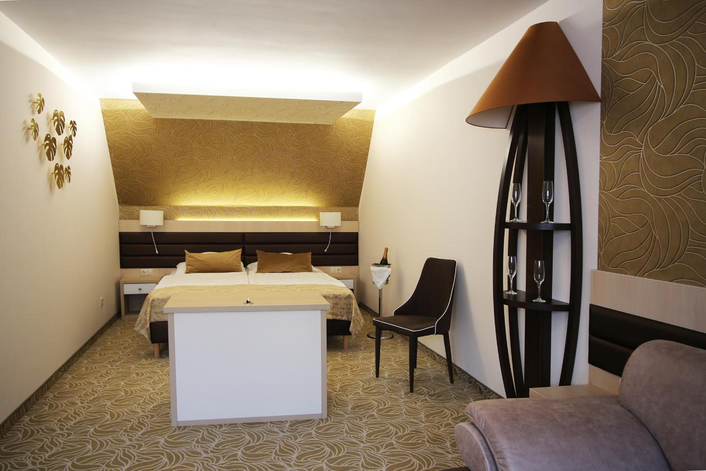 Superior Double or Twin Room - Photo 6