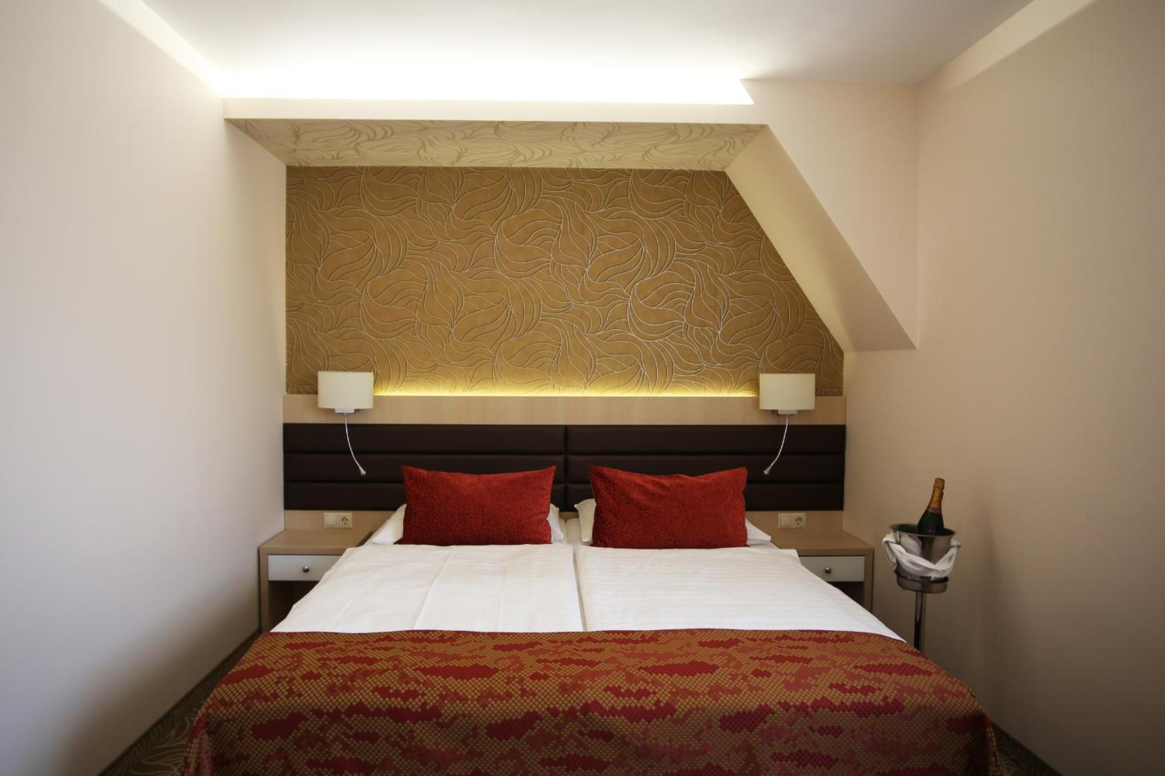 Superior Double or Twin Room - Photo 5