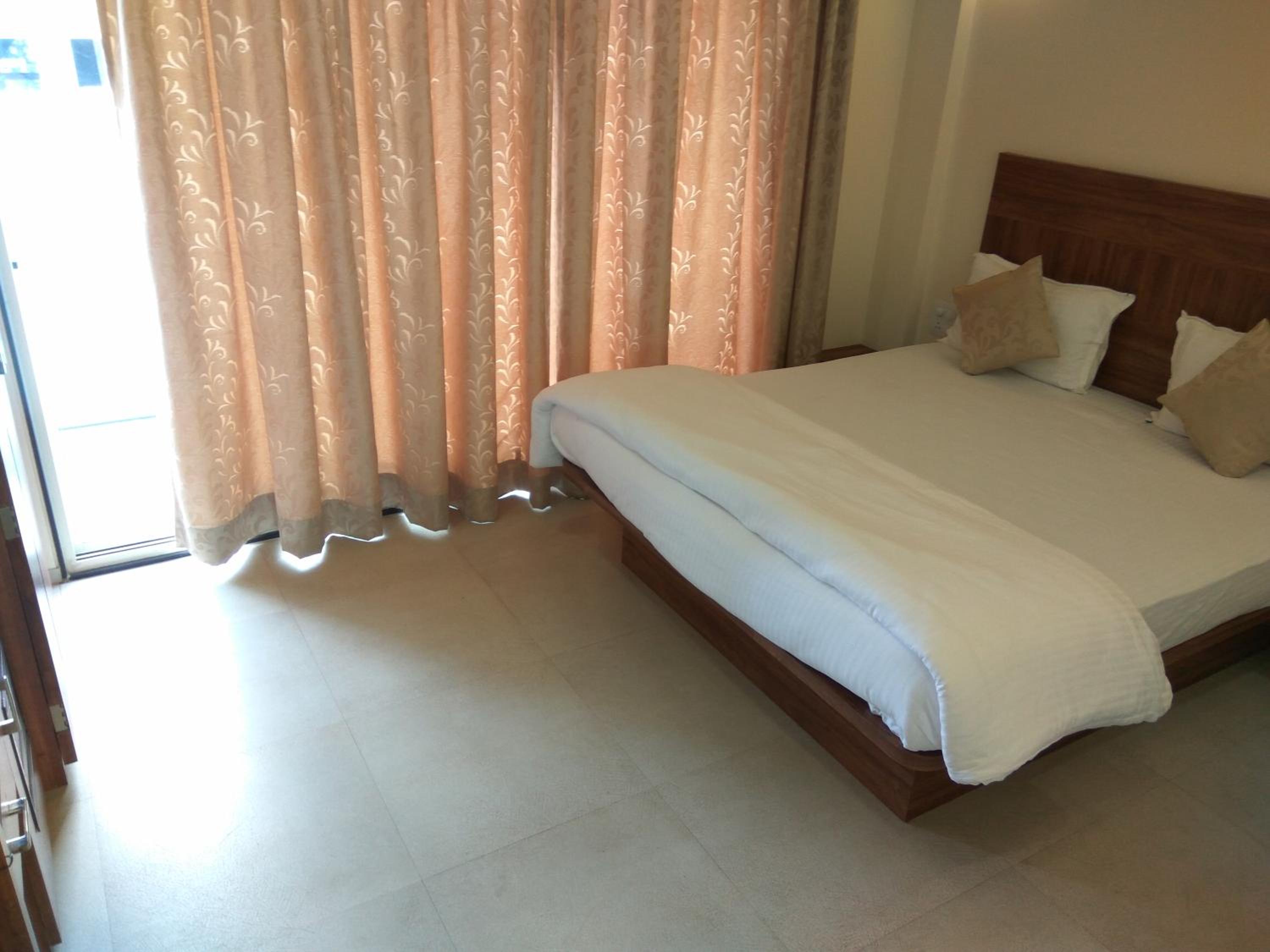 Deluxe Room - Photo 19