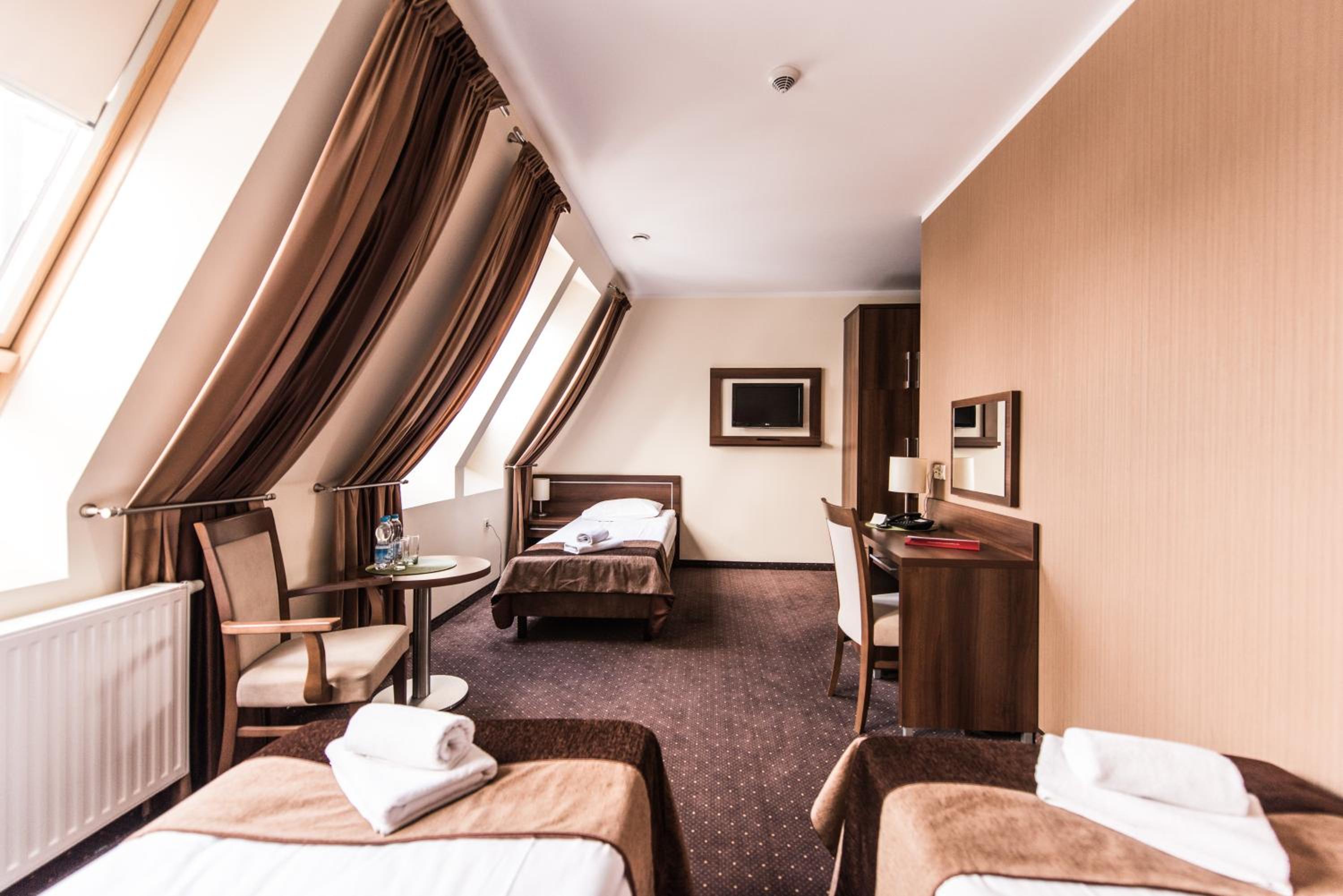 Basic Triple Room photo 2