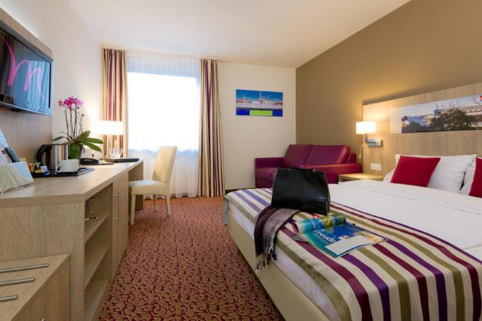 Standard  Double Room with Street View - Photo 1