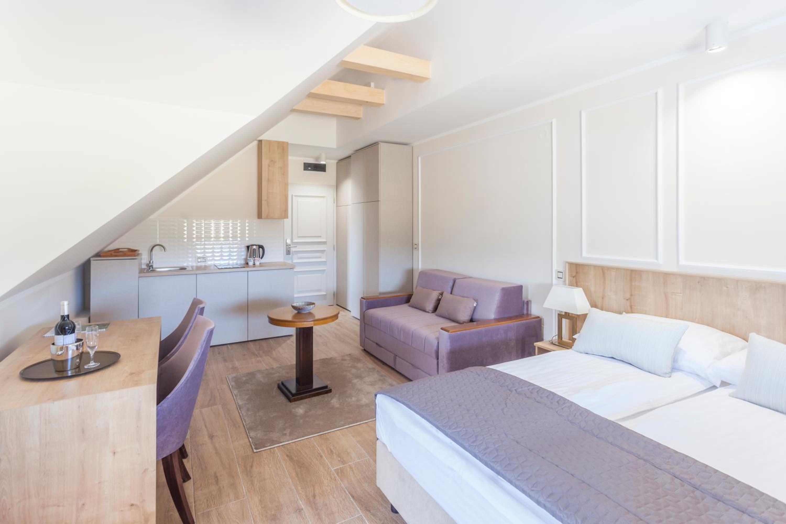 Studio Apartment