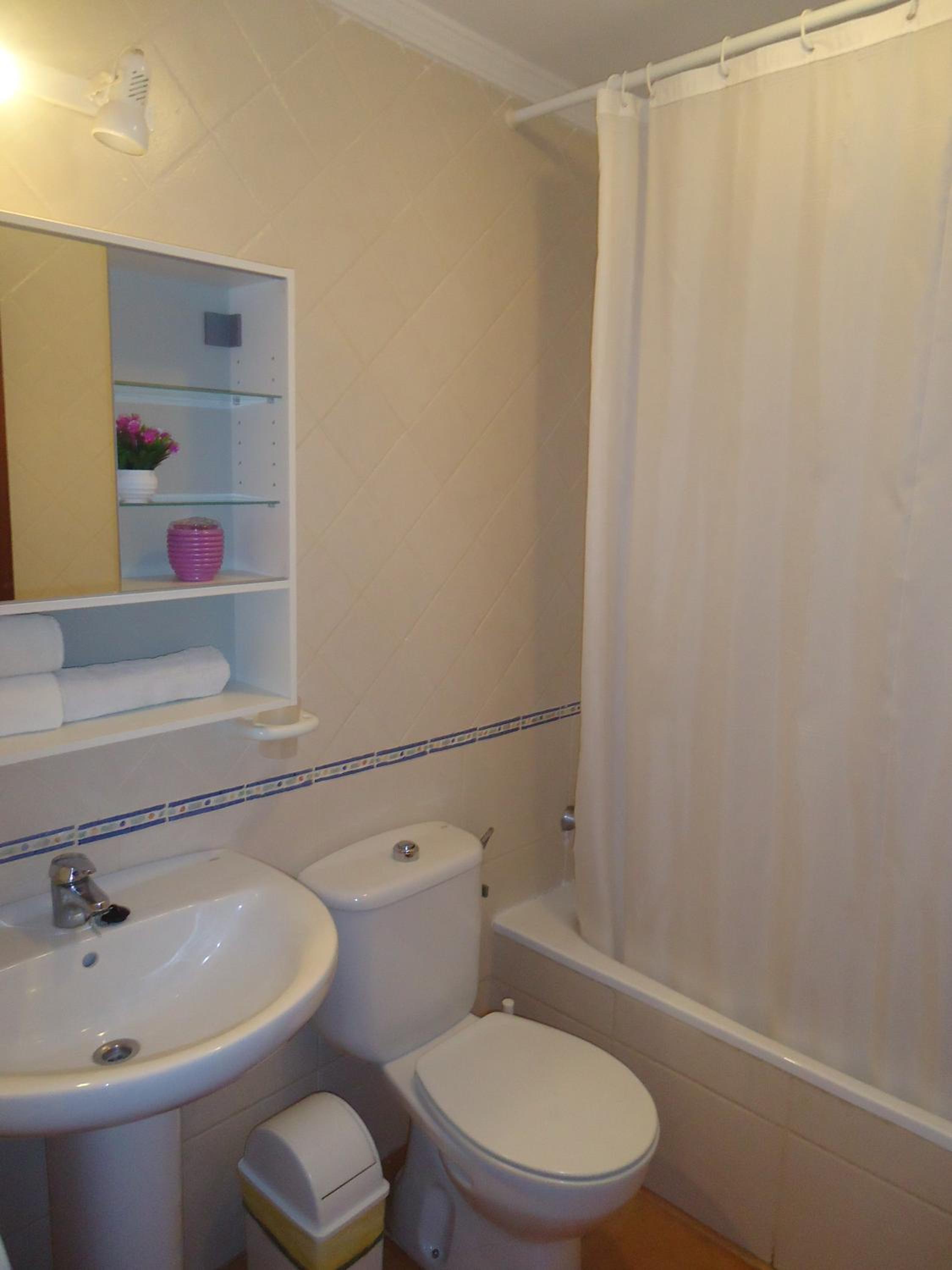 One-Bedroom Apartment - Photo 19