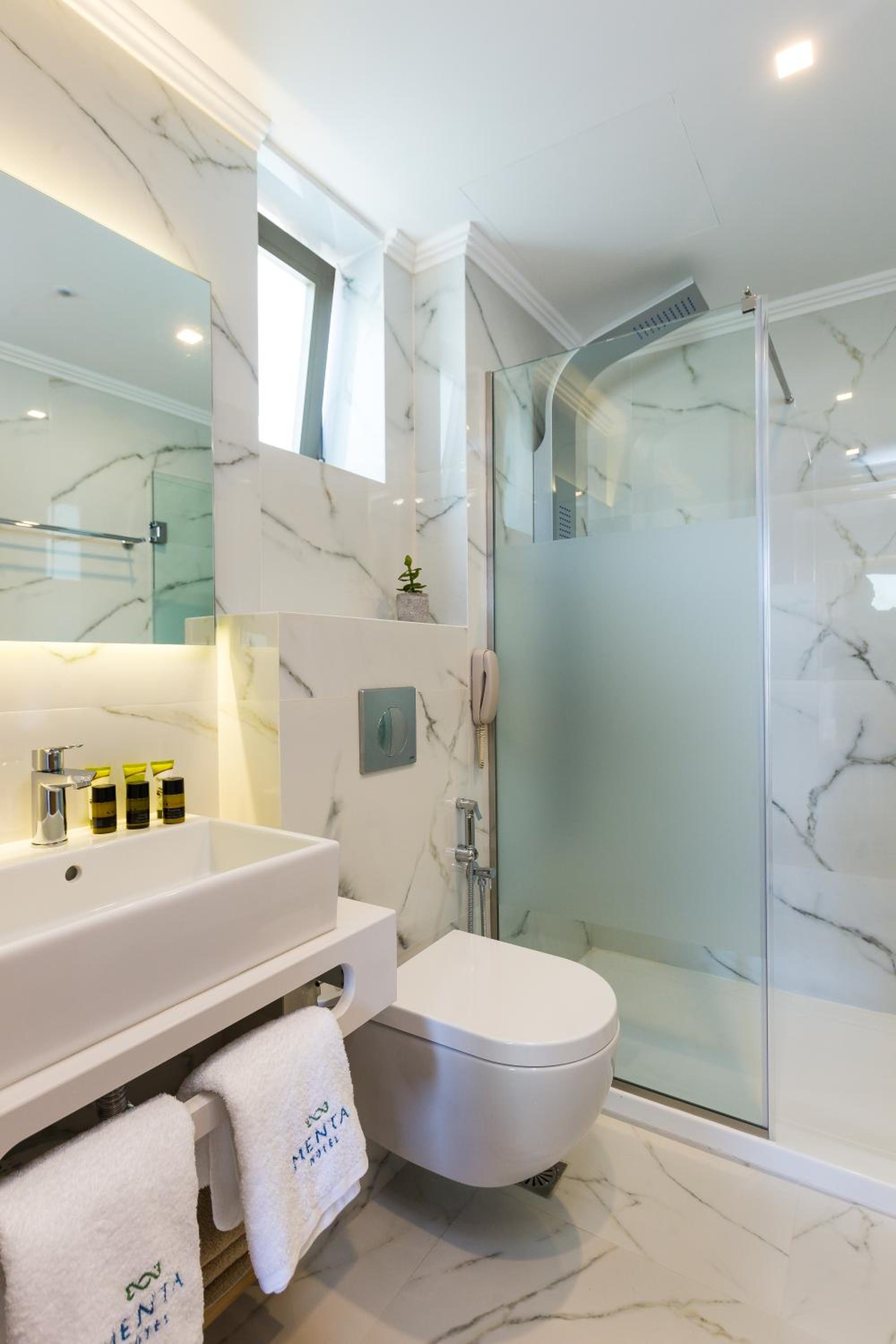 Standard Double or Twin Room - Photo 3