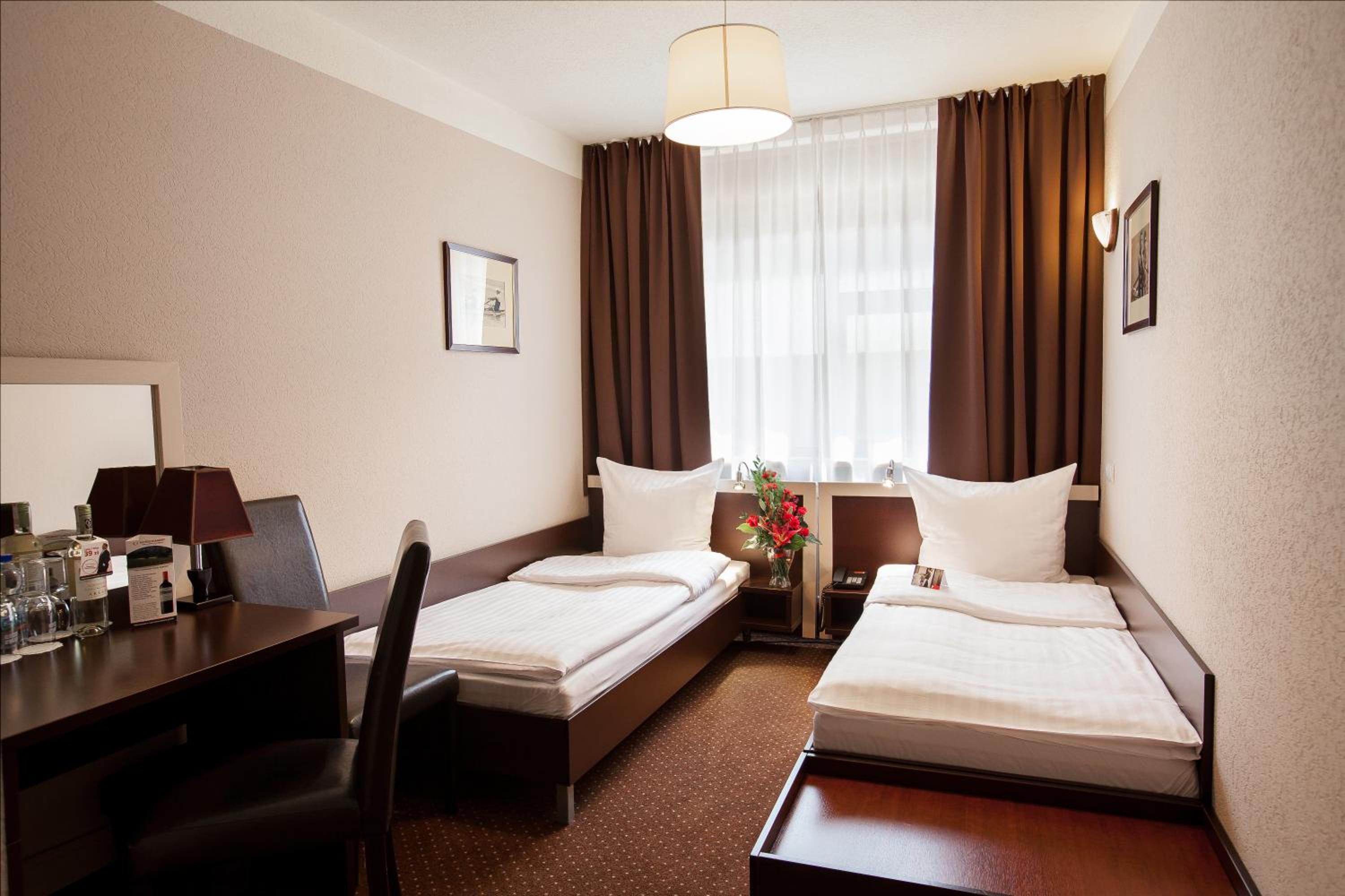 Standard Twin Room photo 1