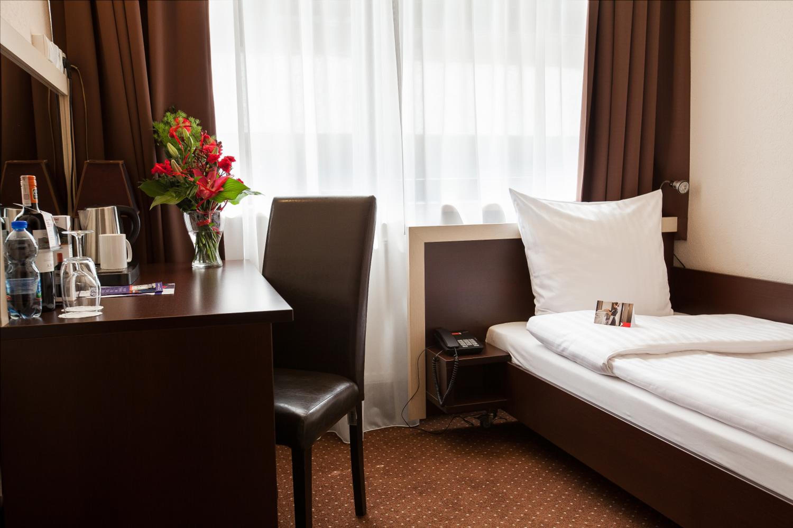 Single Room photo 1