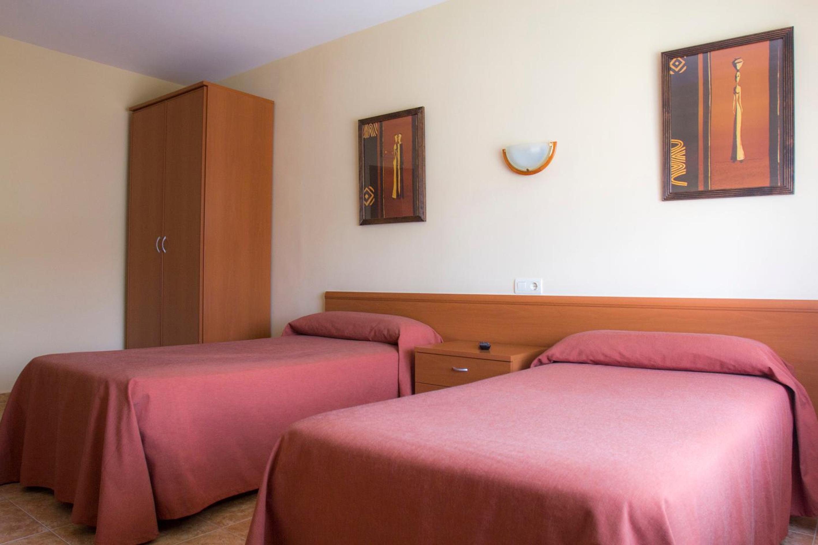 Double or Twin Room - Photo 5