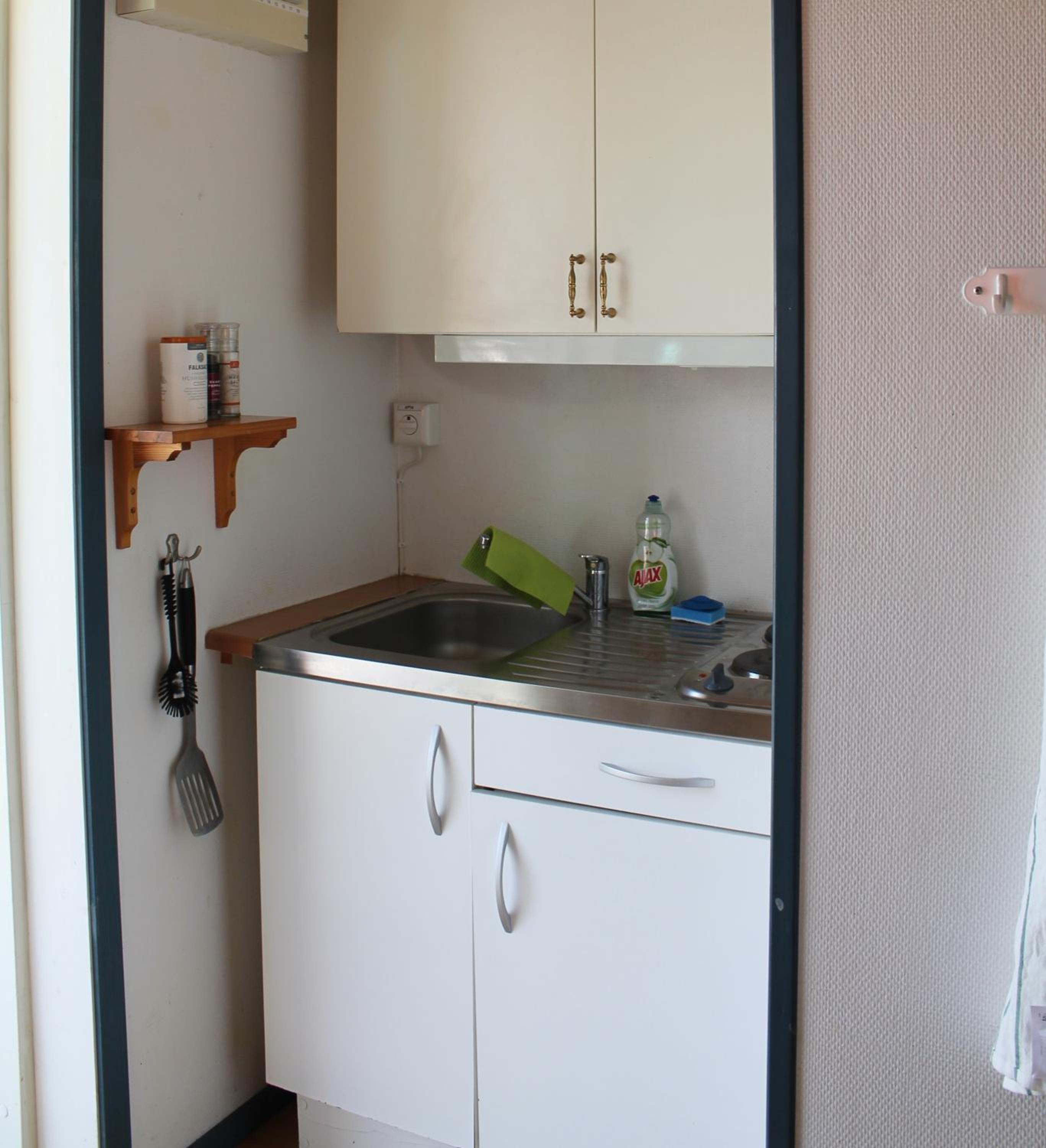 Cottage (Private Toilet - Shared Shower) photo 2