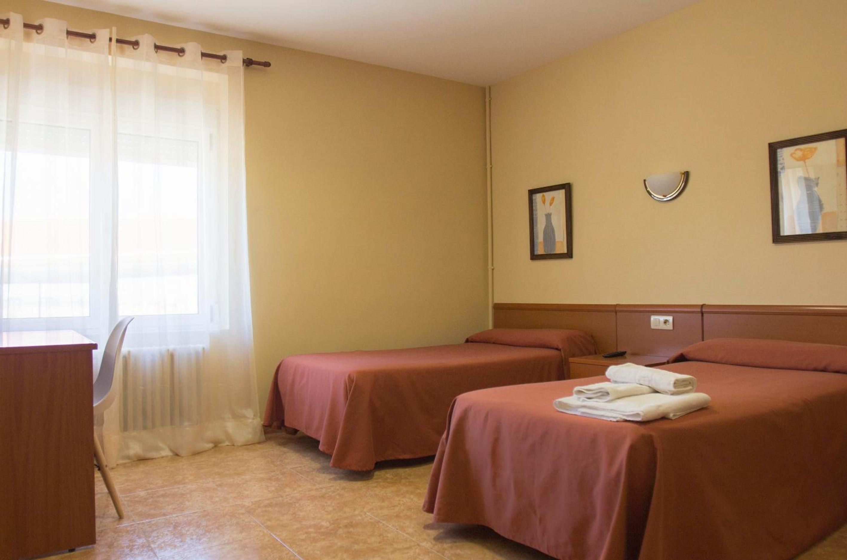 Double or Twin Room - Photo 2