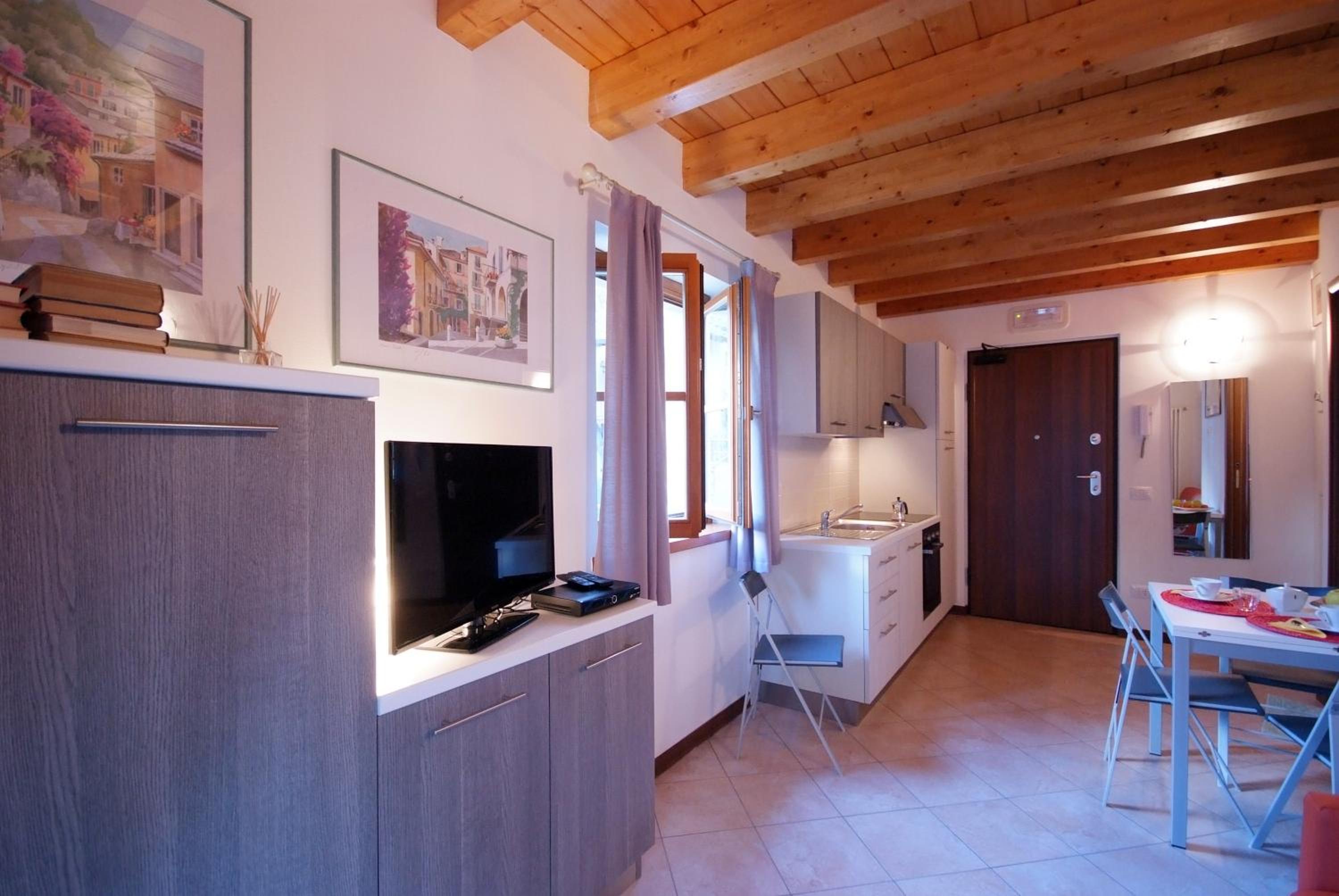 Apartment with Balcony photo 1