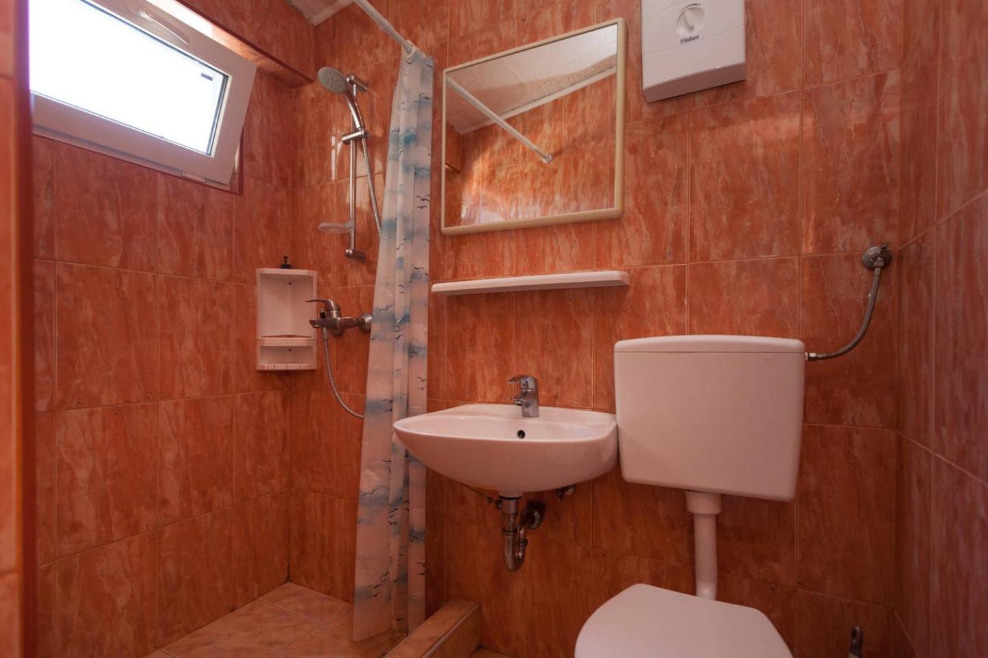 One-Bedroom Apartment - Photo 15