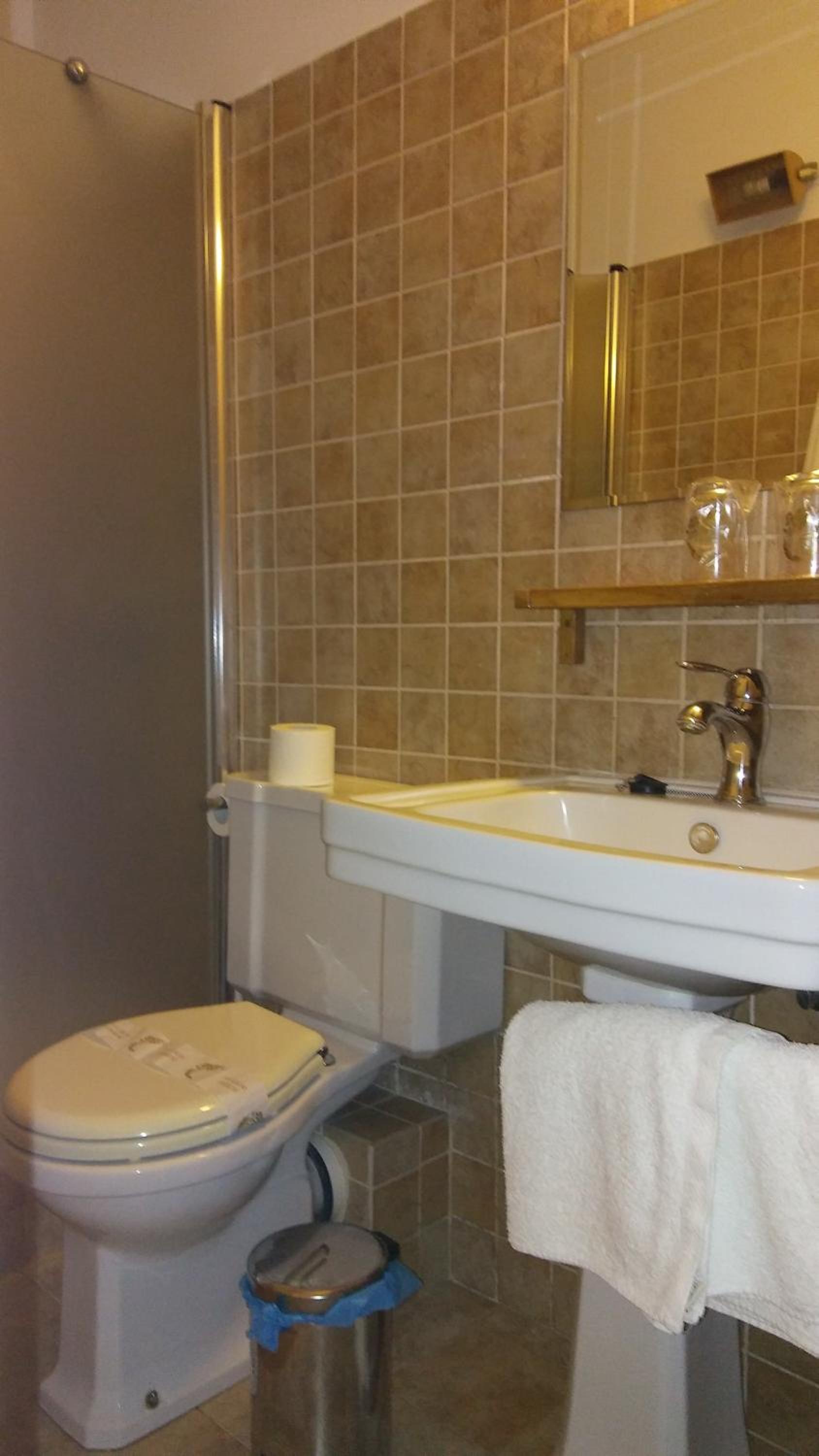 Double Room With Private Bathroom photo 2