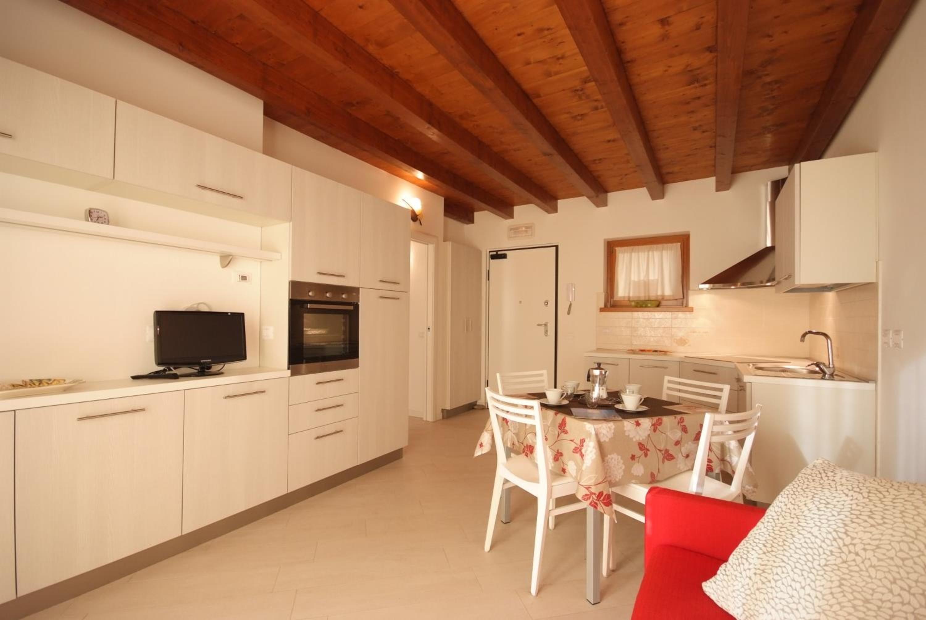 Apartment - Ground Floor photo 2