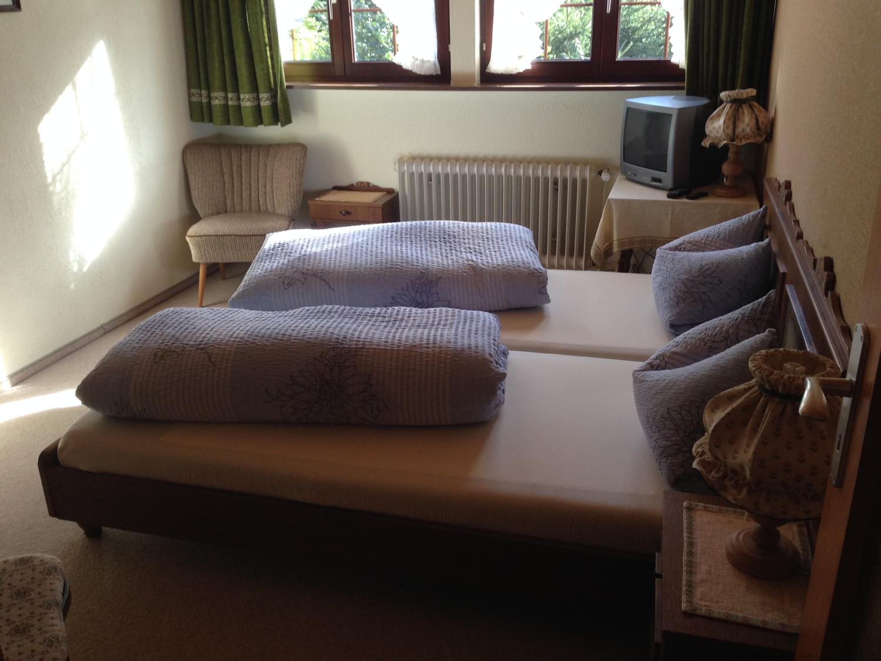 Double Room with Private Bathroom - Photo 3