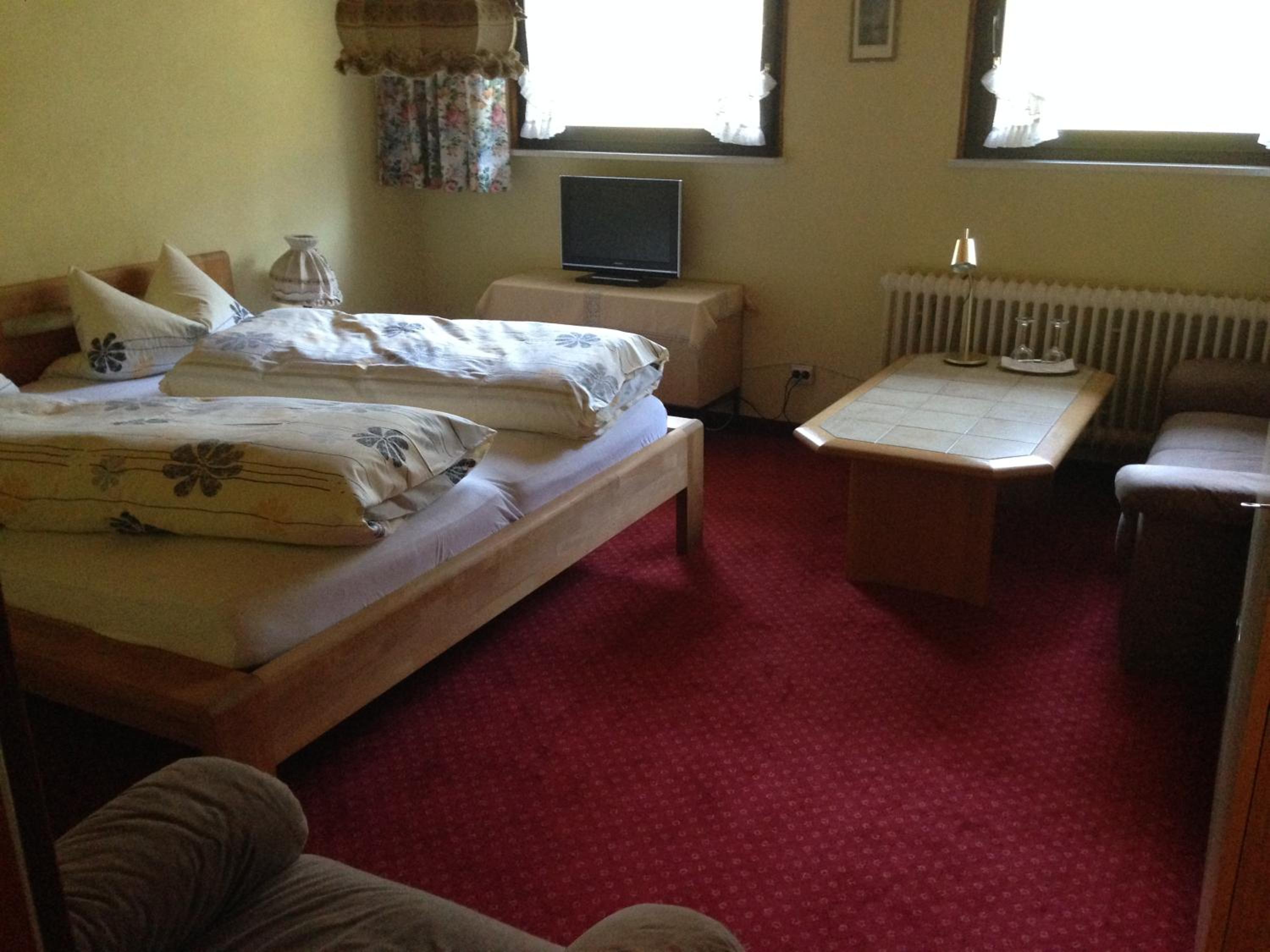 Double Room with Private Bathroom - Photo 2