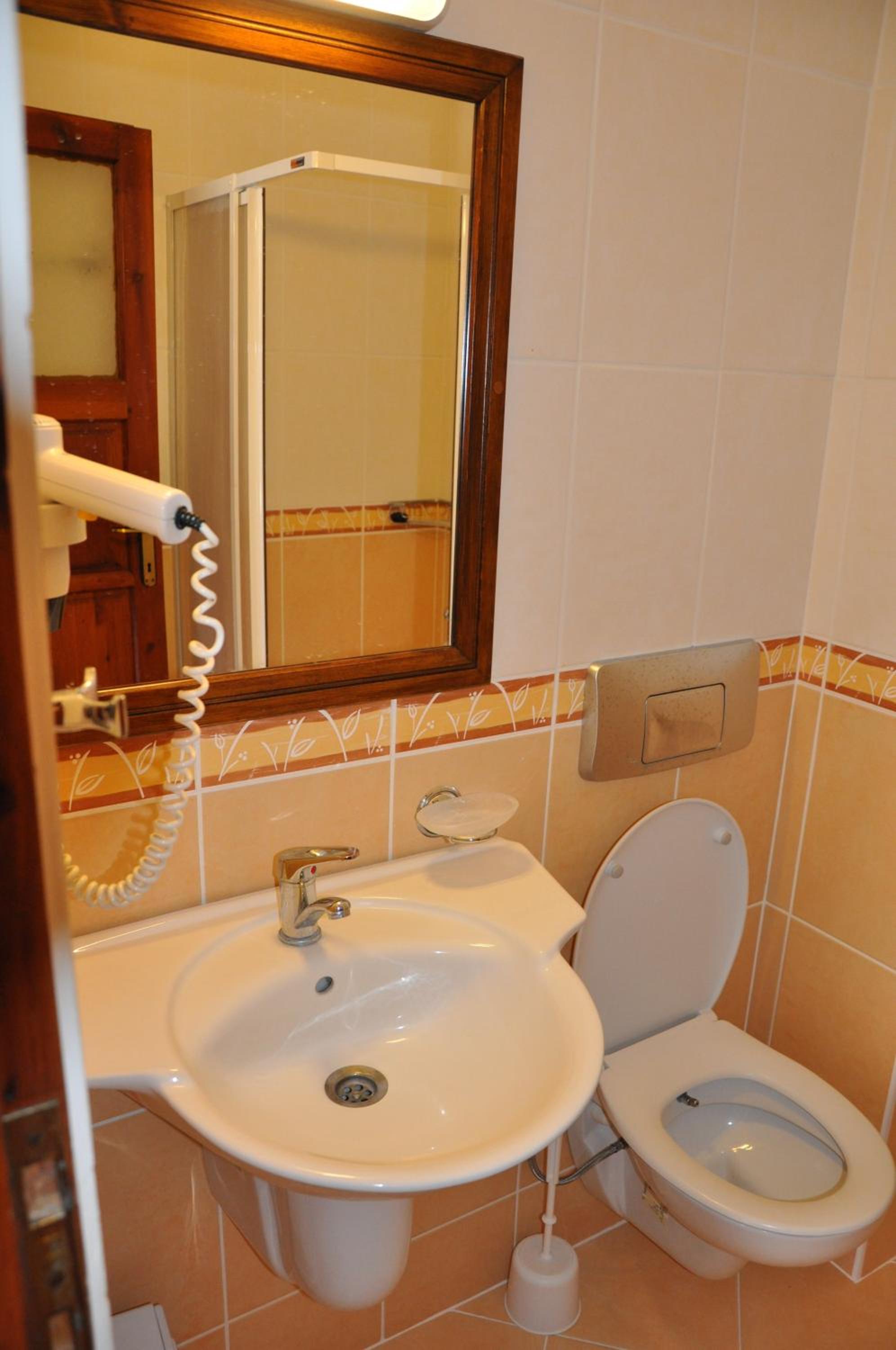 Standard Double or Twin Room photo 2