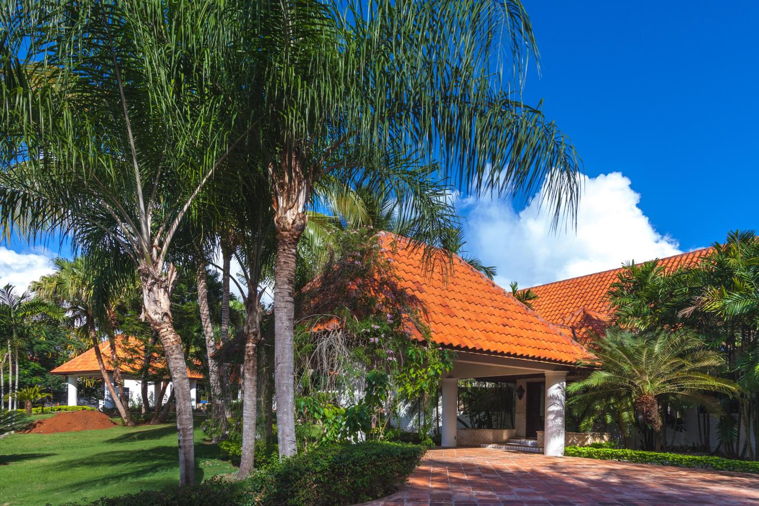 Classic Four-Bedroom Villa - Golf Cart Included - Photo 6