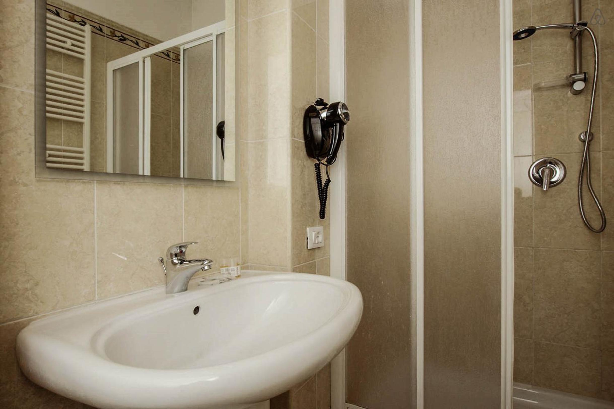 Luxury Two-Bedroom Apartment photo 3
