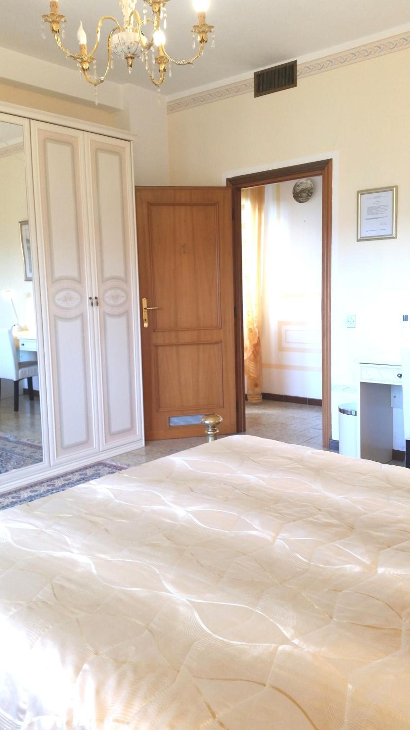 Deluxe Double Room with Balcony photo 2