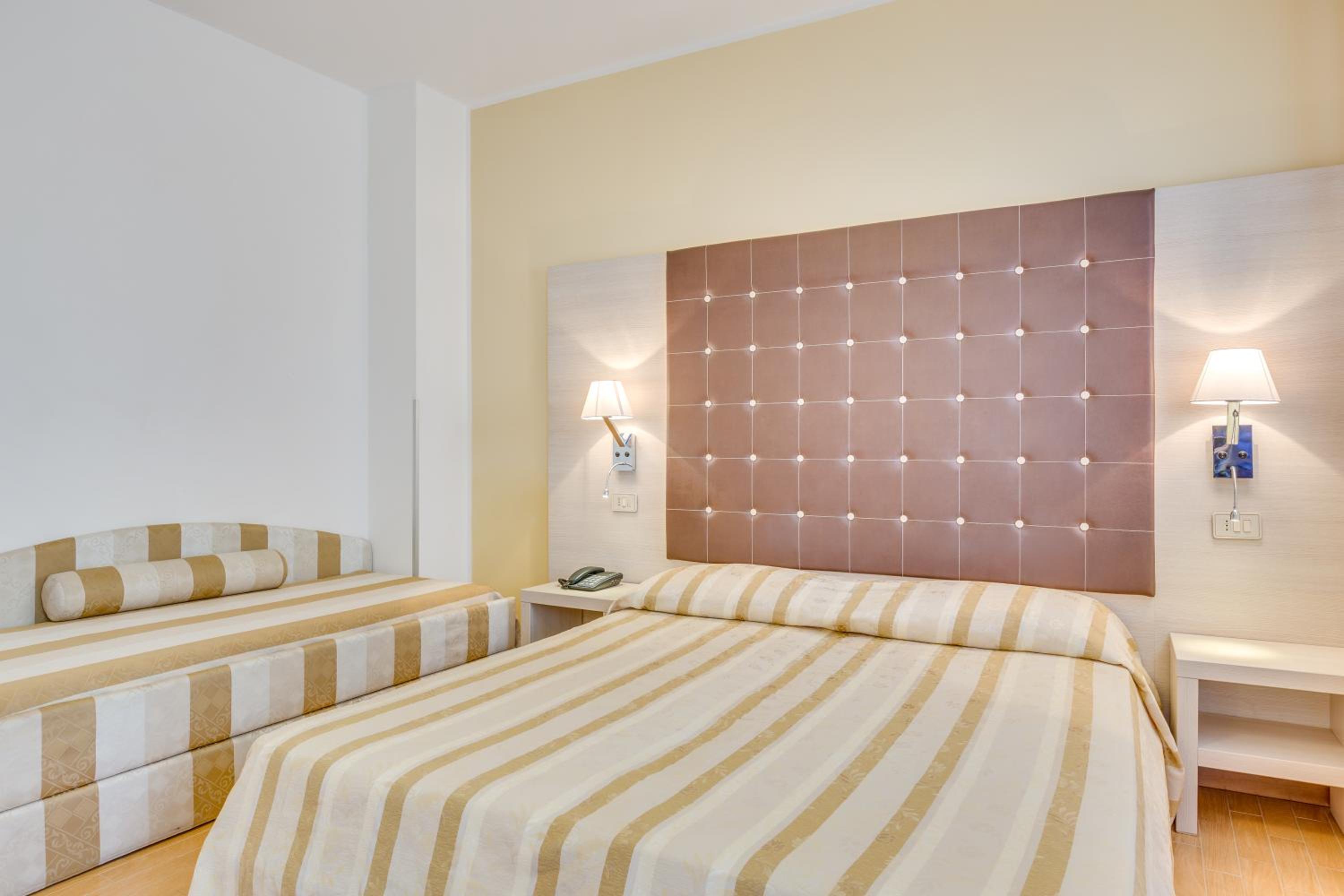 Triple Room - Photo 1