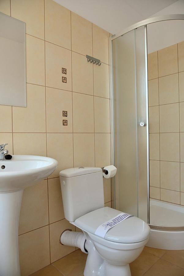 Quadruple Room - Photo 5