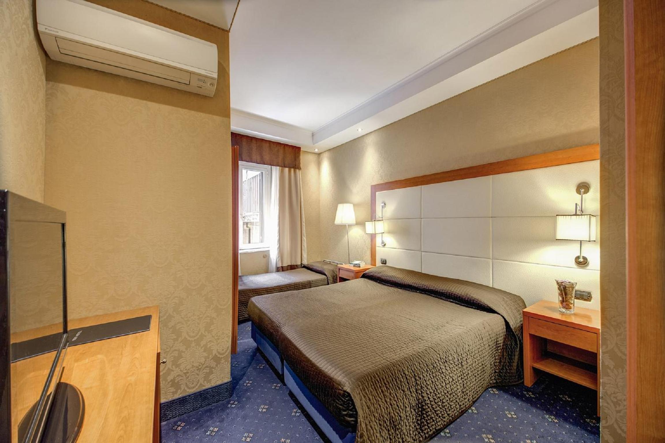Standard Triple Room photo 3