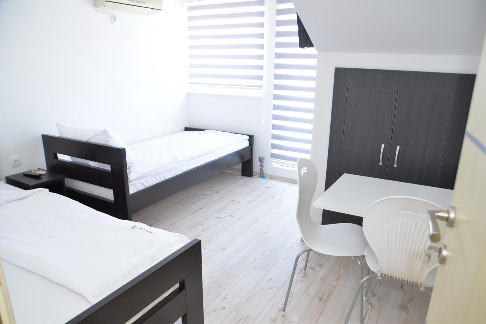 Twin Room with Balcony photo 2