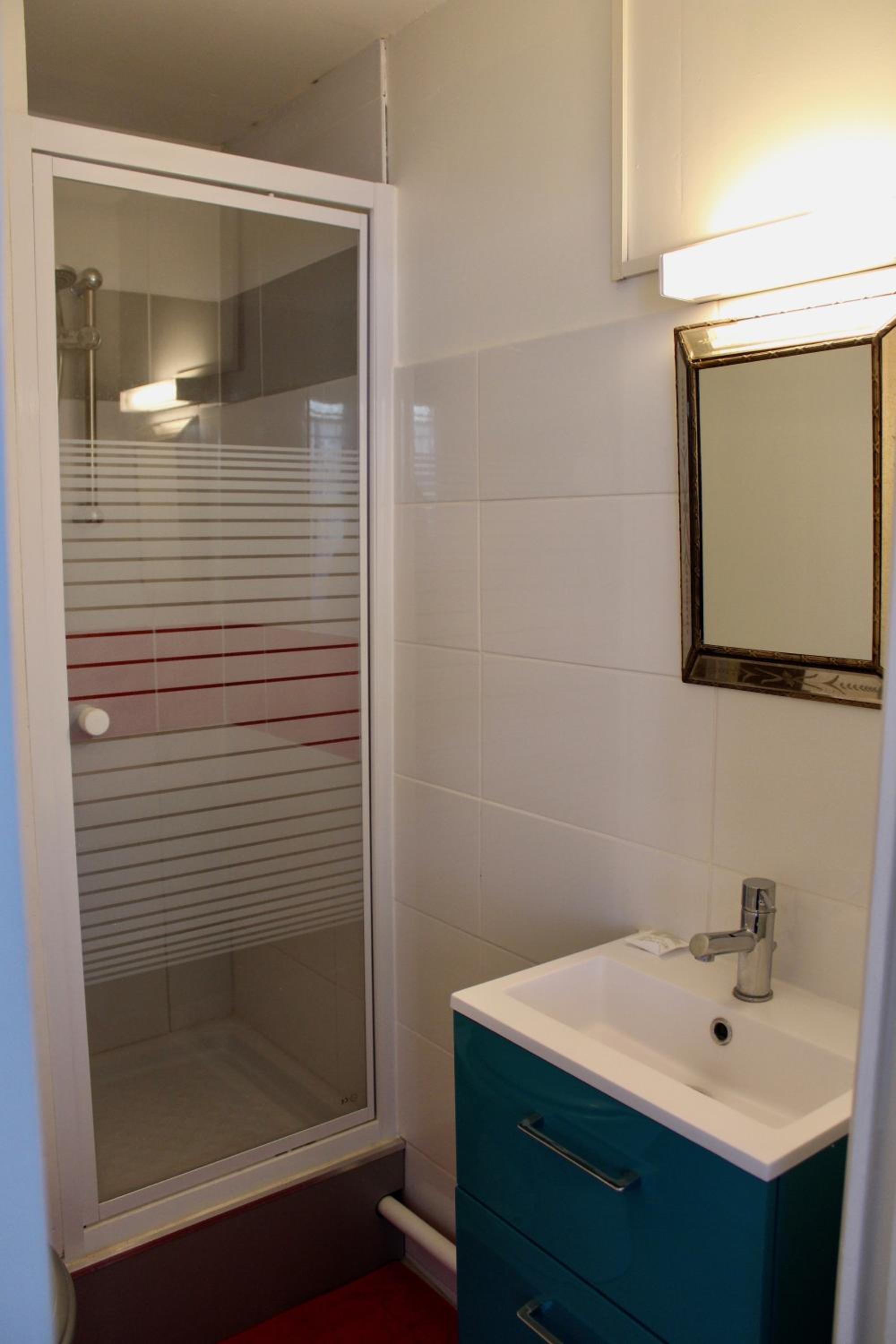 Studio Apartment - Photo 1