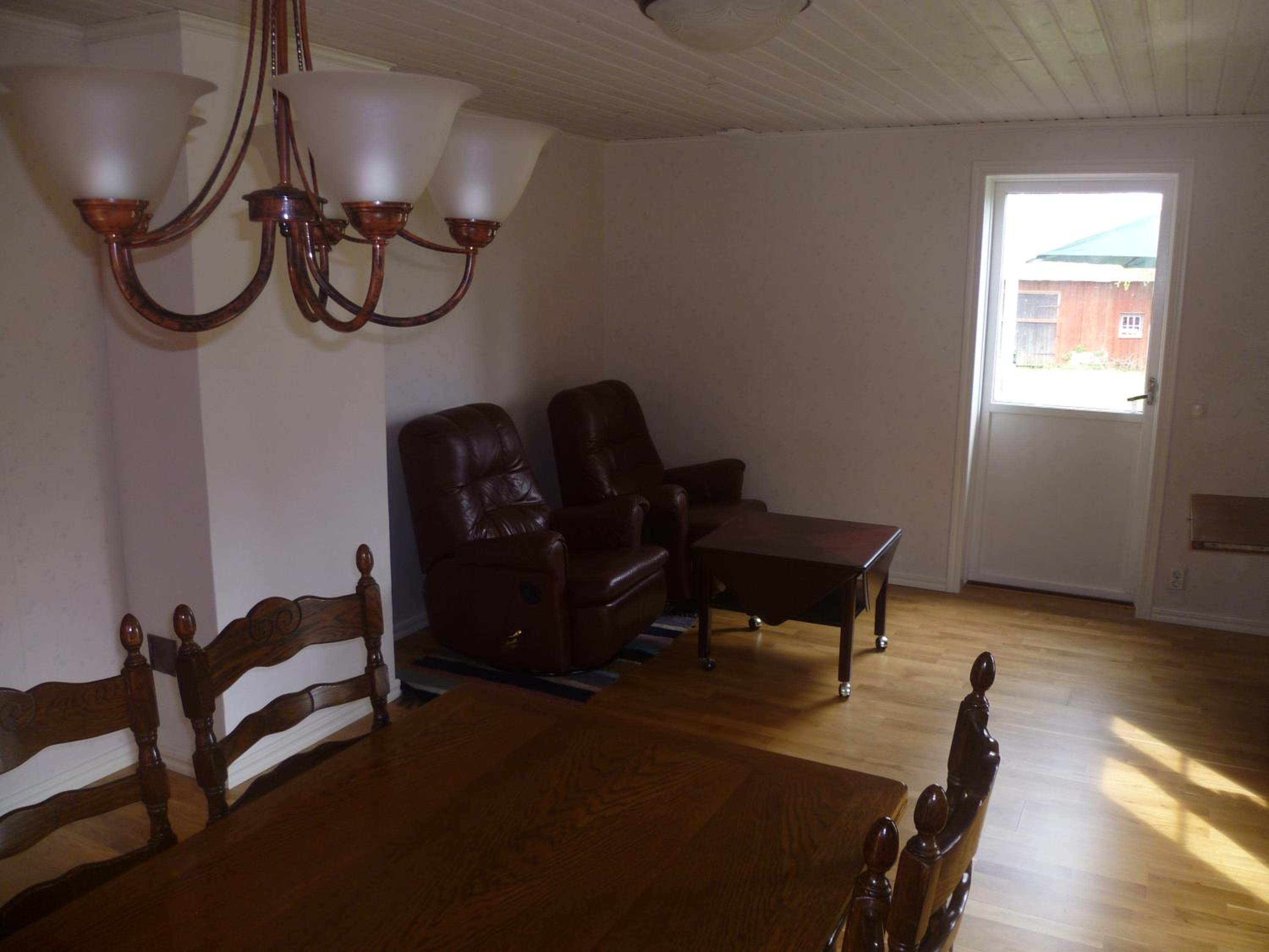 Two-Bedroom House - Photo 1