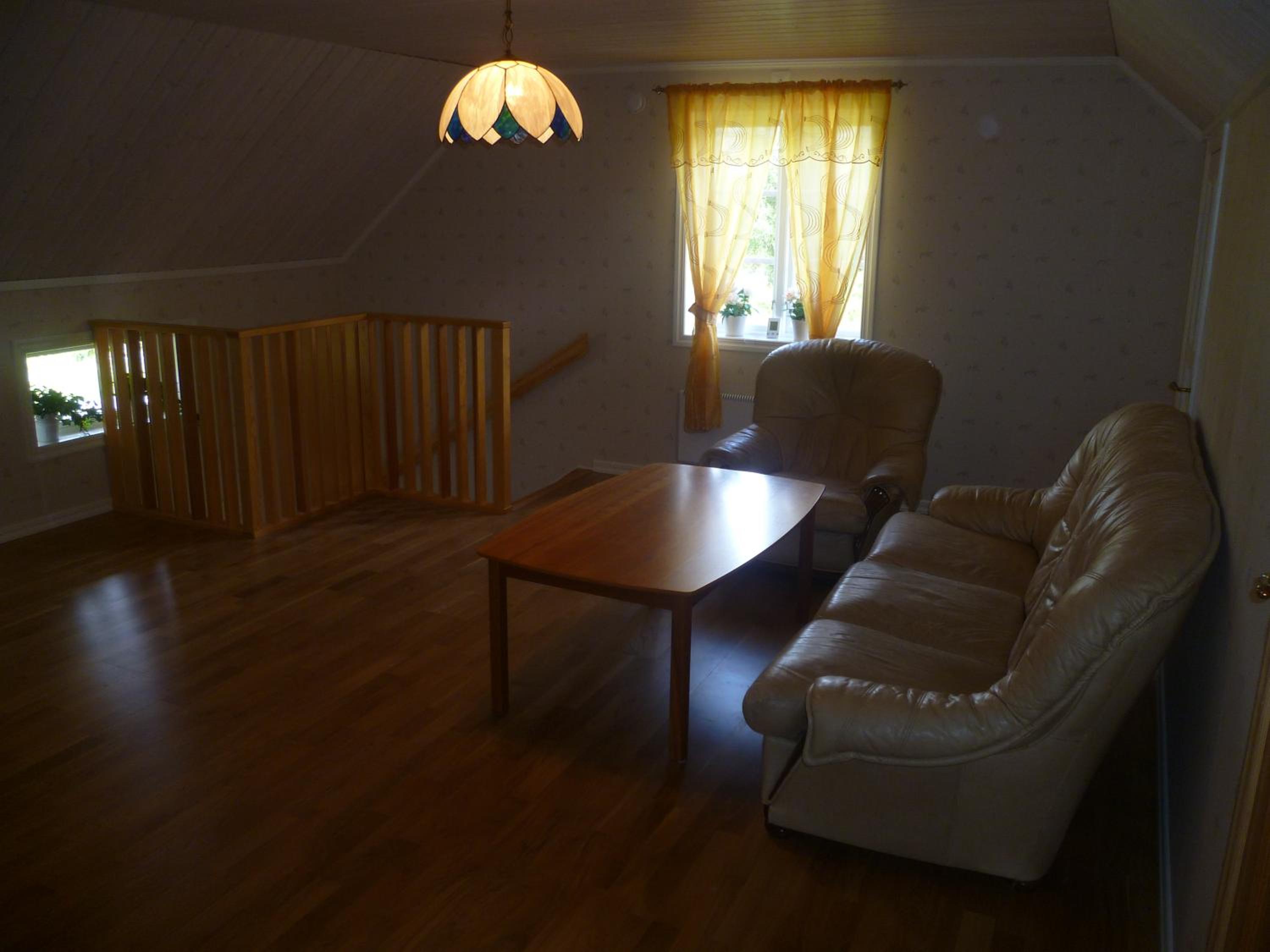 Two-Bedroom House - Photo 8