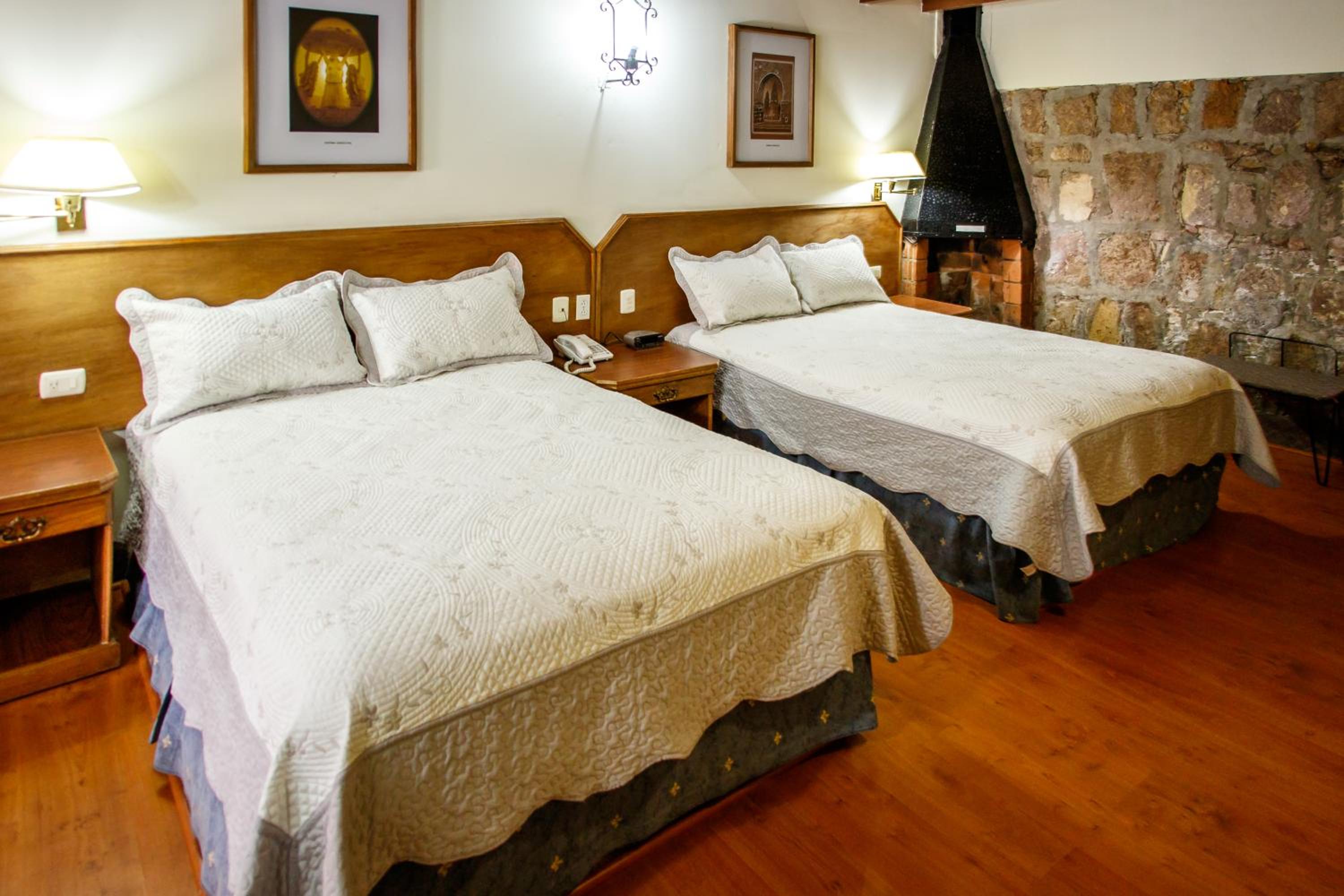 Double Room with Two Double Beds - Photo 1