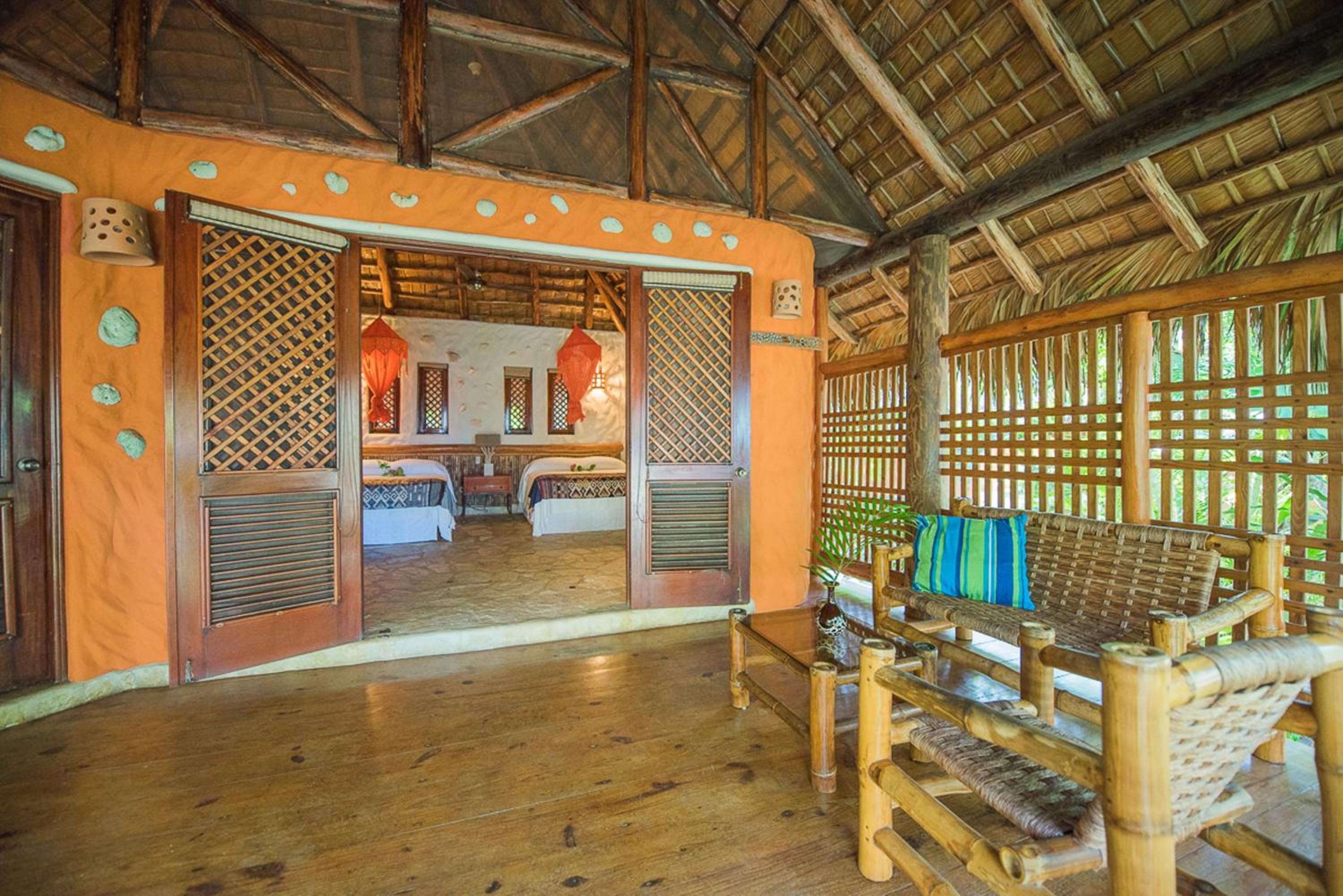 Two-Bedroom Bungalow - Photo 2