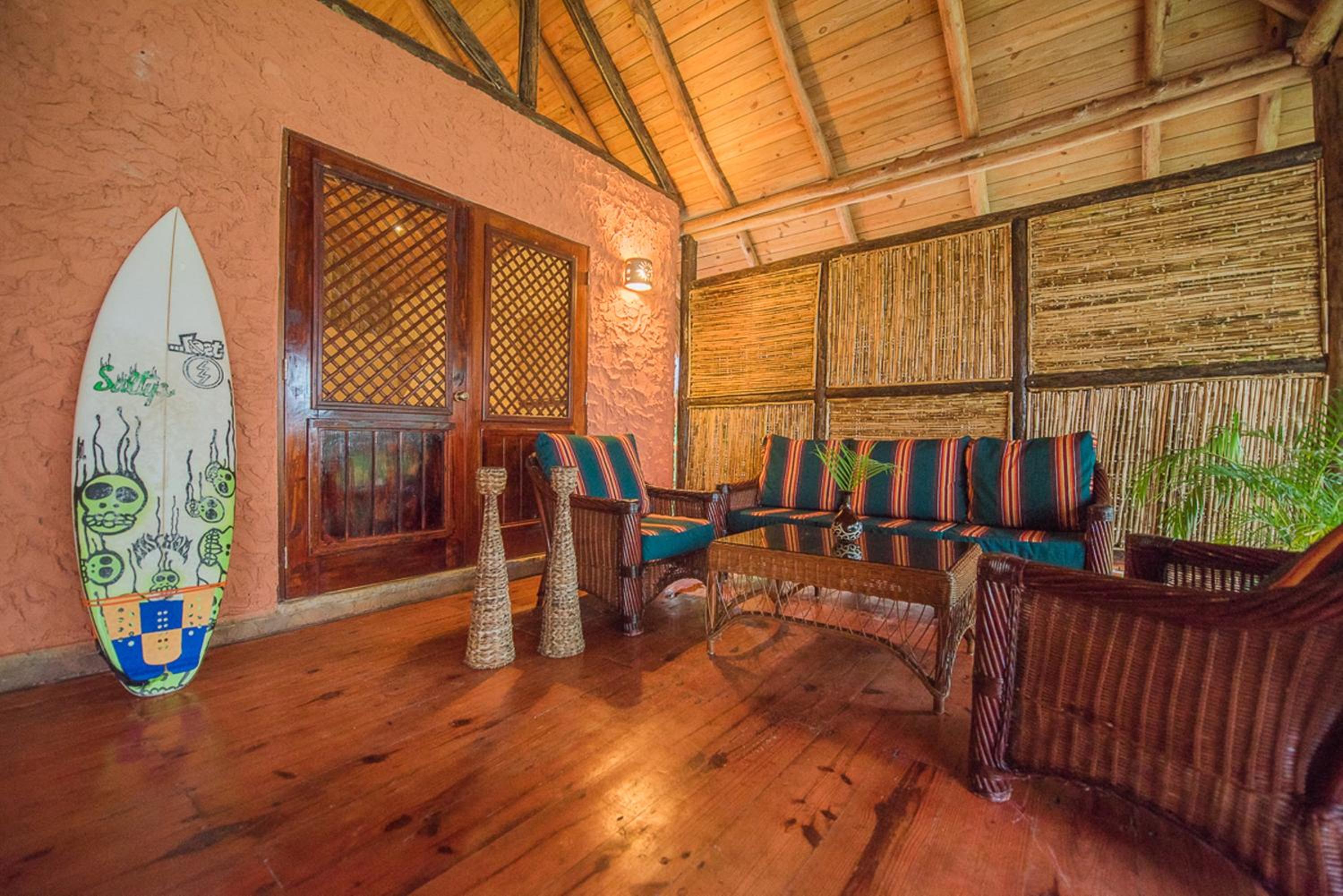 Two-Bedroom Bungalow - Photo 3