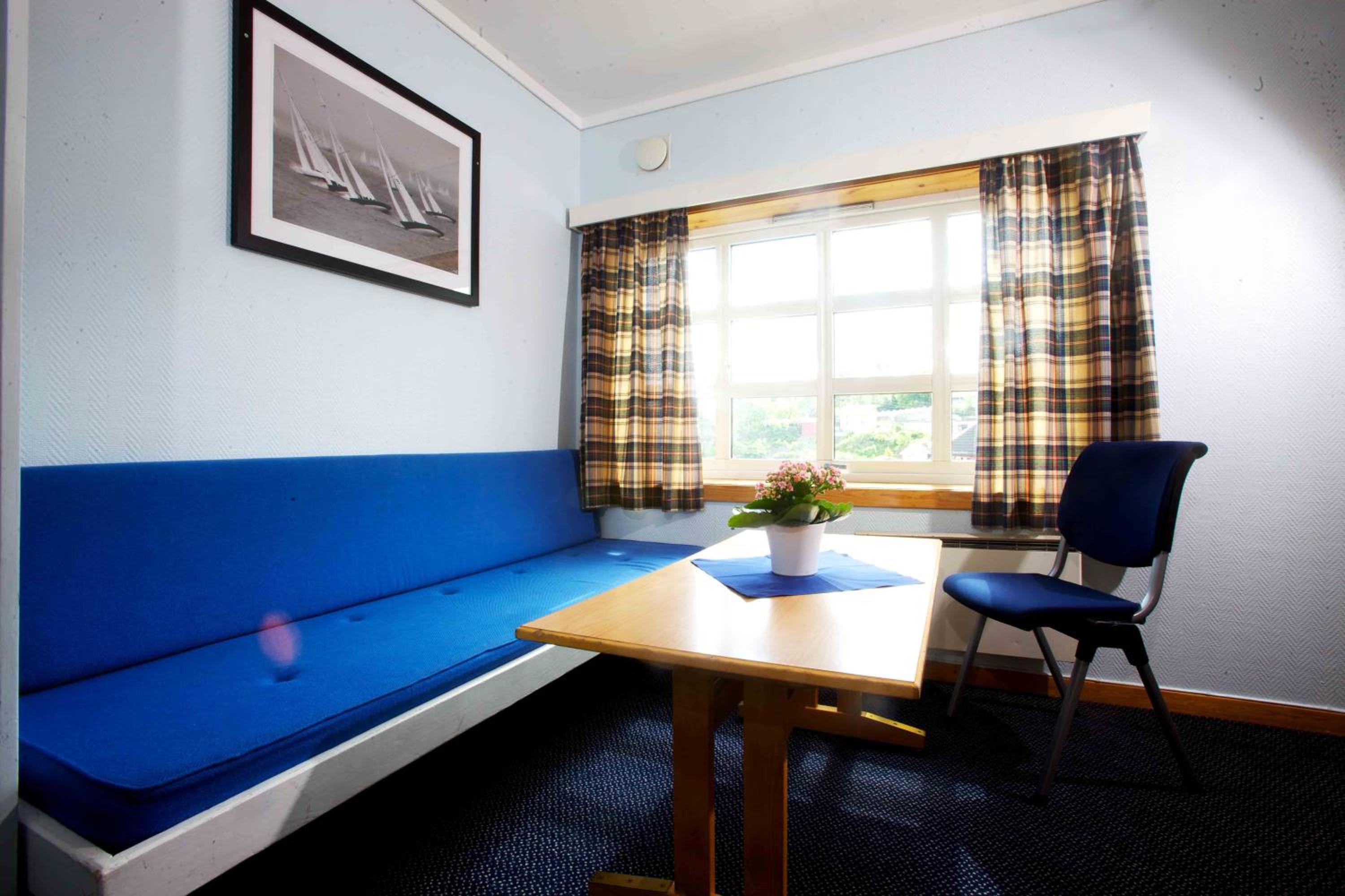 Economy Twin Room photo 2