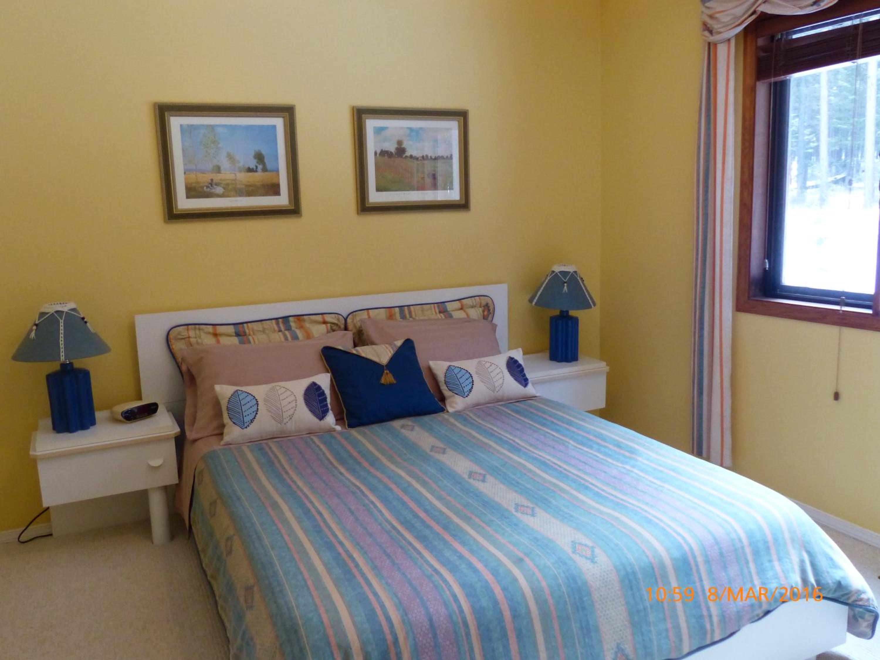 Queen Room with Forest View