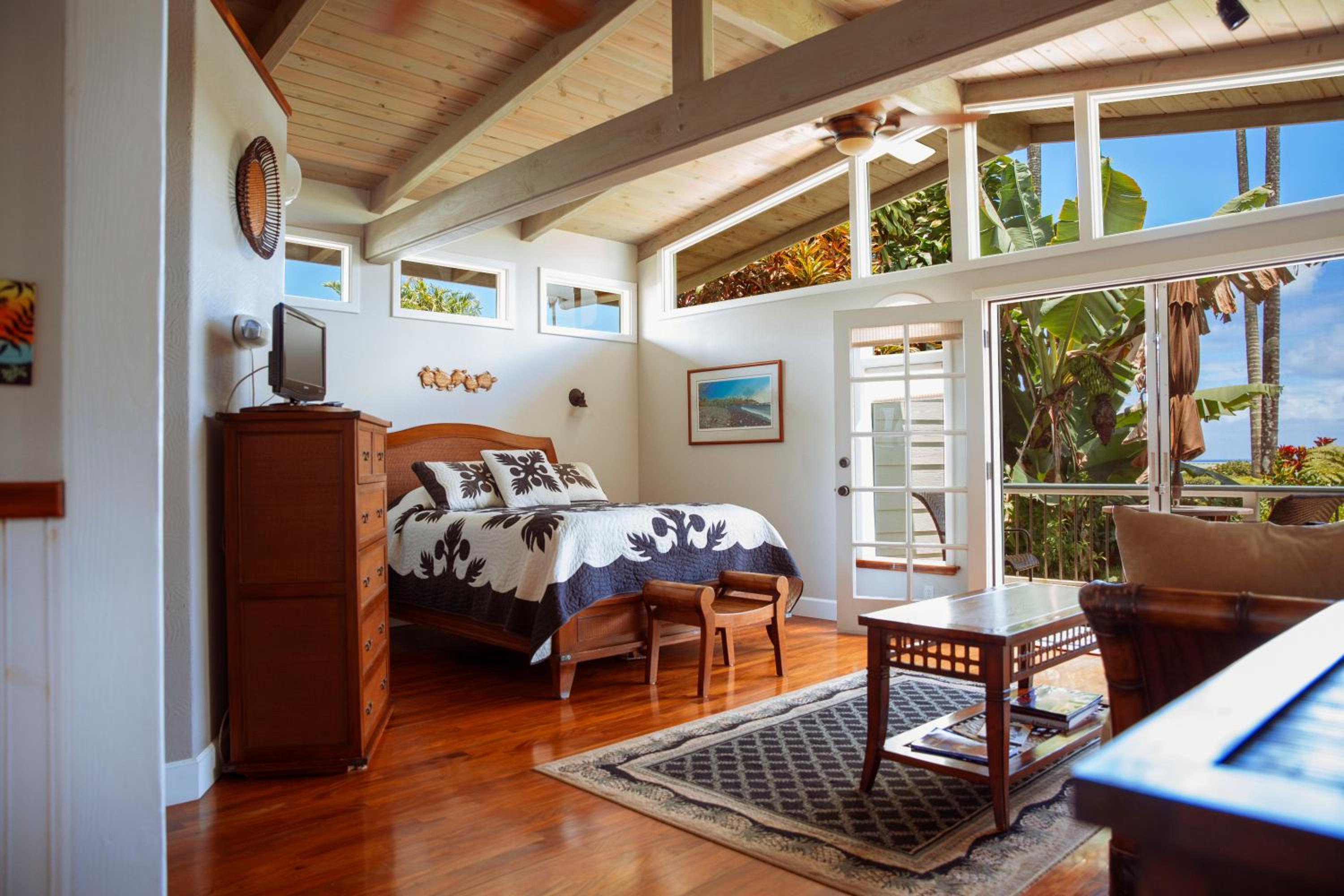 Deluxe Suite with Sea View photo 1