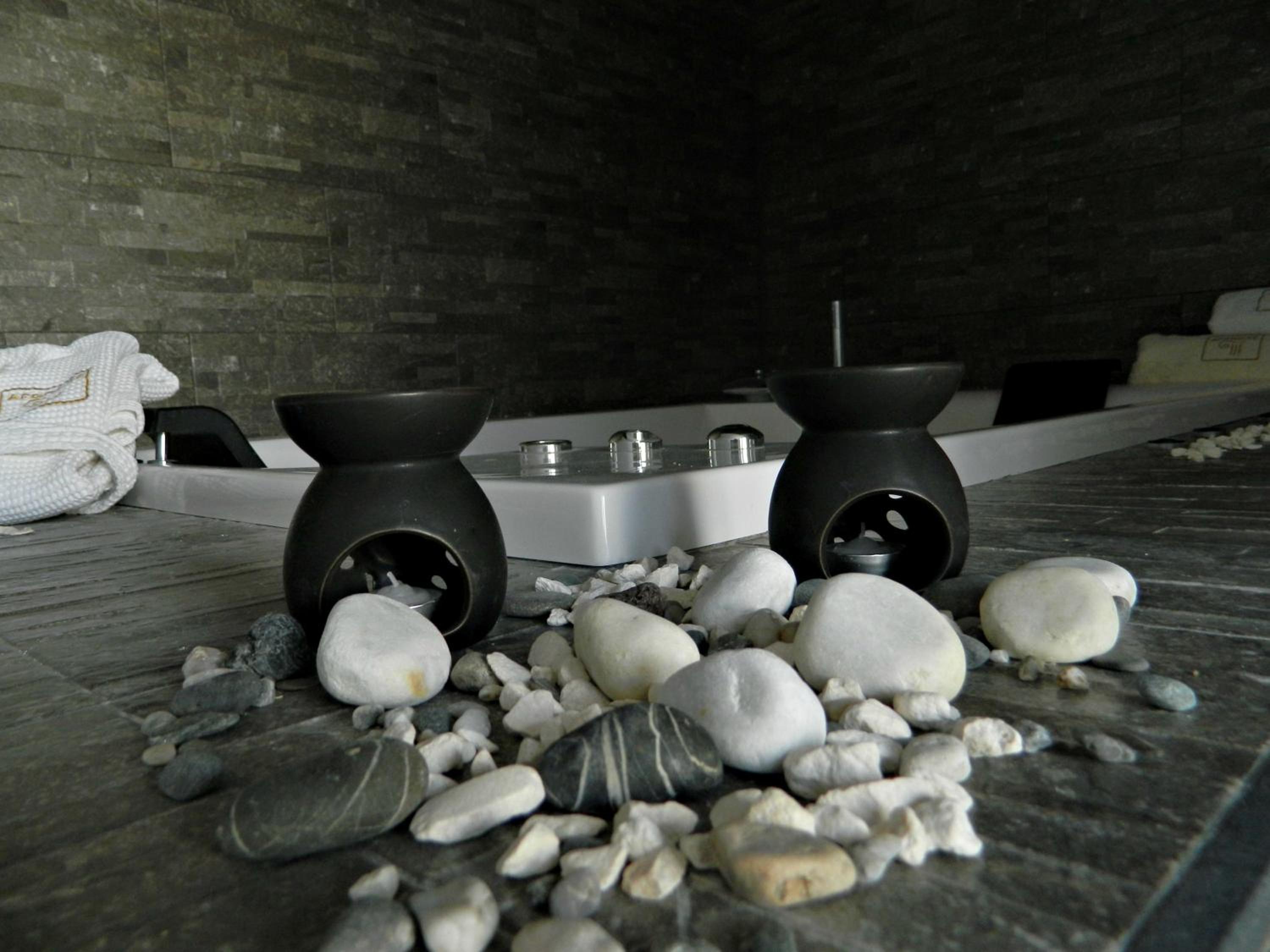 Queen Room with Spa Bath - Photo 5
